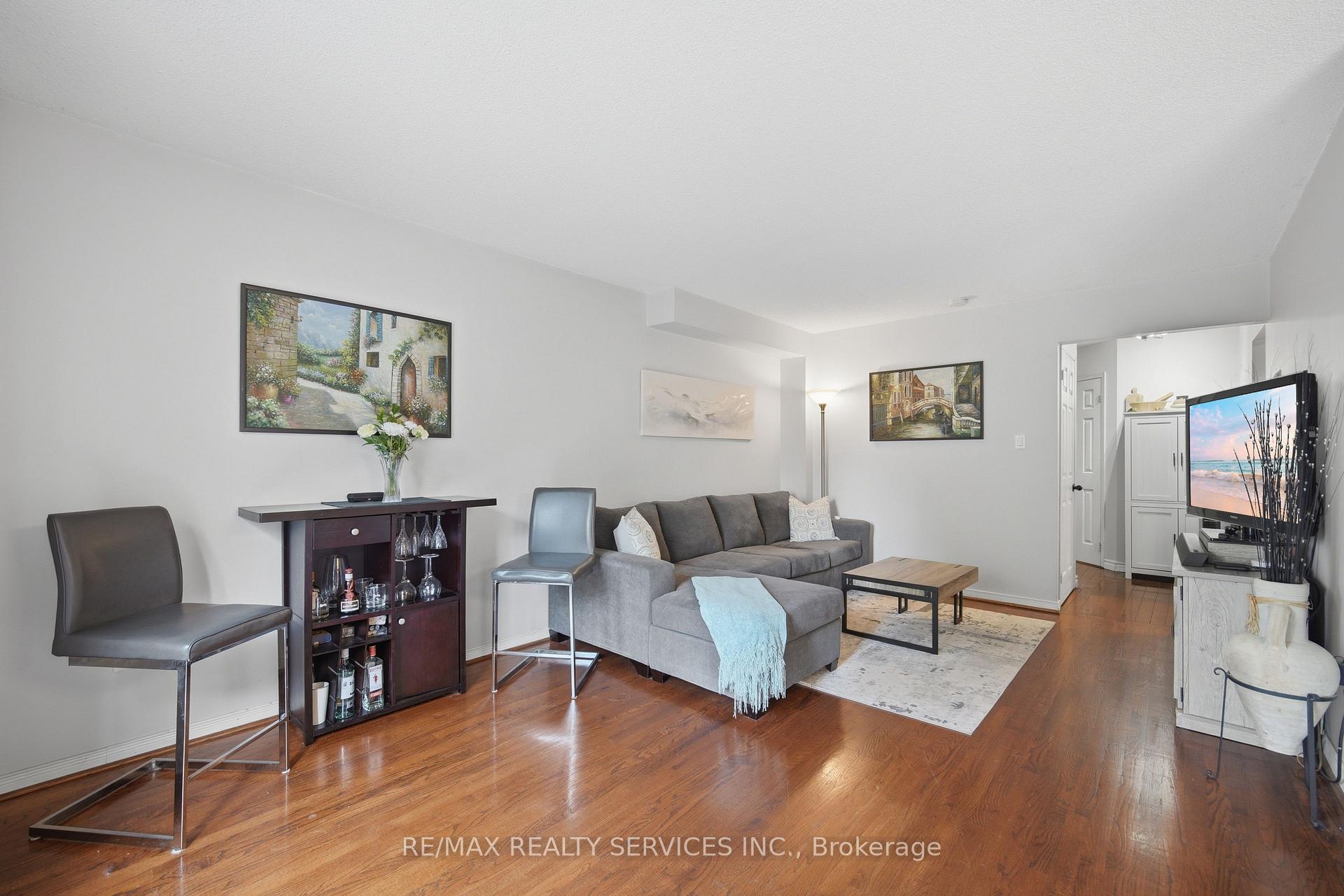 Photo 10 of 10 Valonia Drive, Brampton, Brampton North — HOMEH