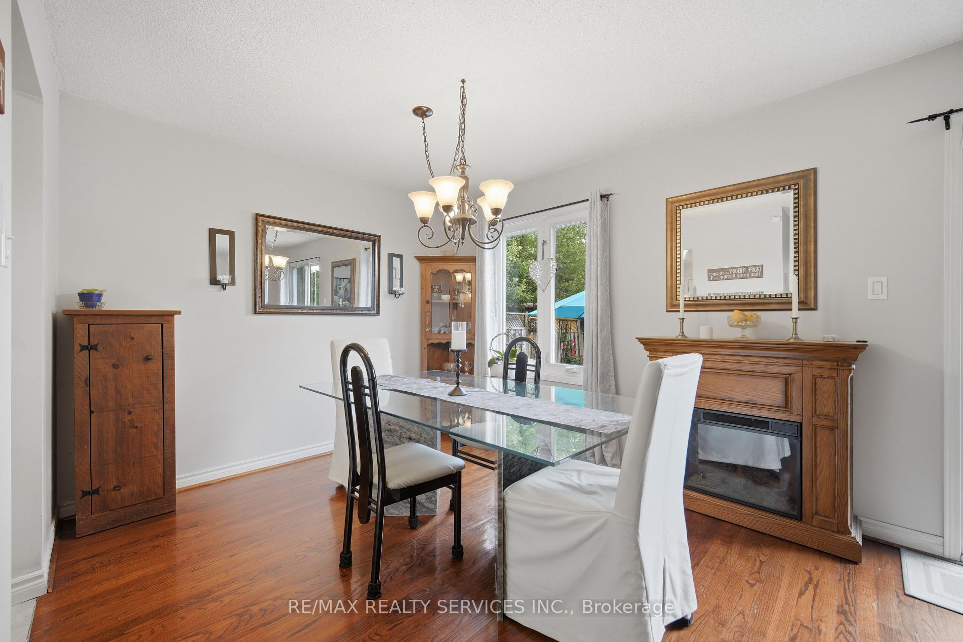 Photo 14 of 10 Valonia Drive, Brampton, Brampton North — HOMEH
