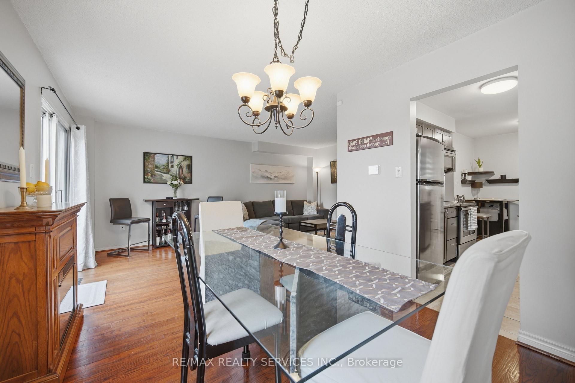 Photo 15 of 10 Valonia Drive, Brampton, Brampton North — HOMEH
