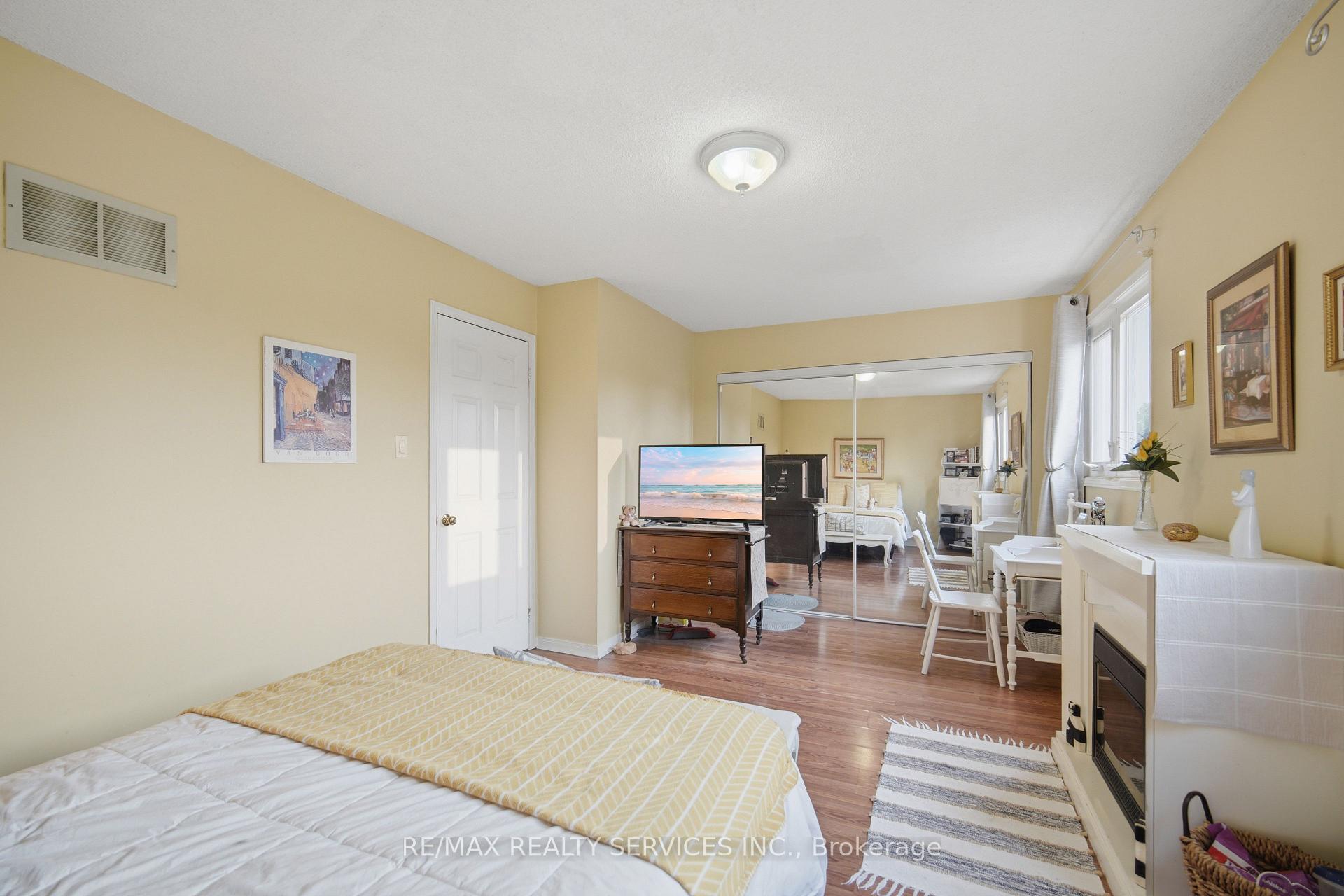 Photo 29 of 10 Valonia Drive, Brampton, Brampton North — HOMEH