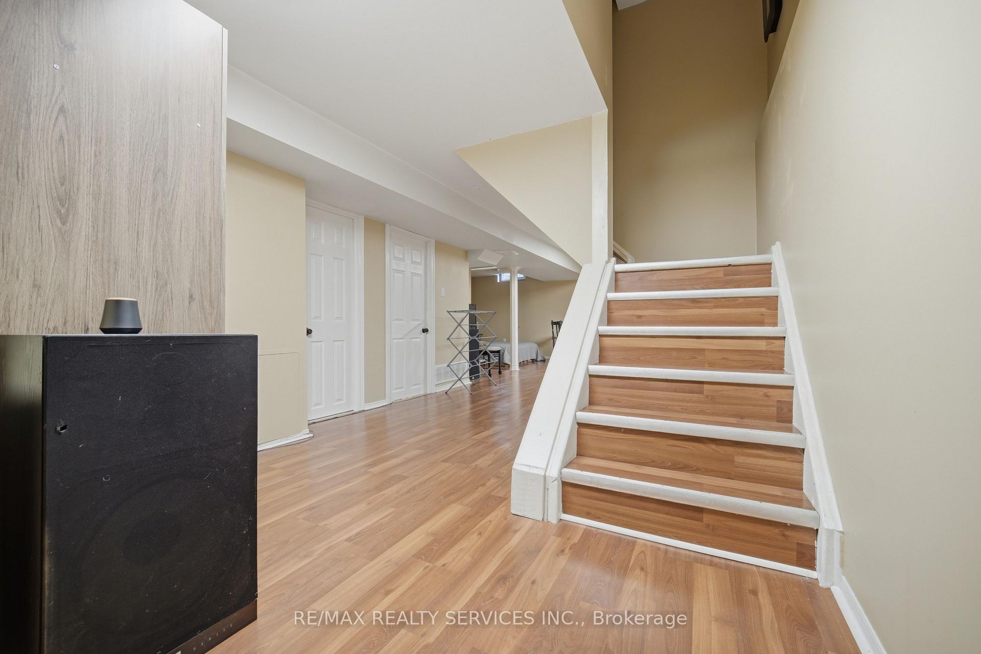 Photo 31 of 10 Valonia Drive, Brampton, Brampton North — HOMEH