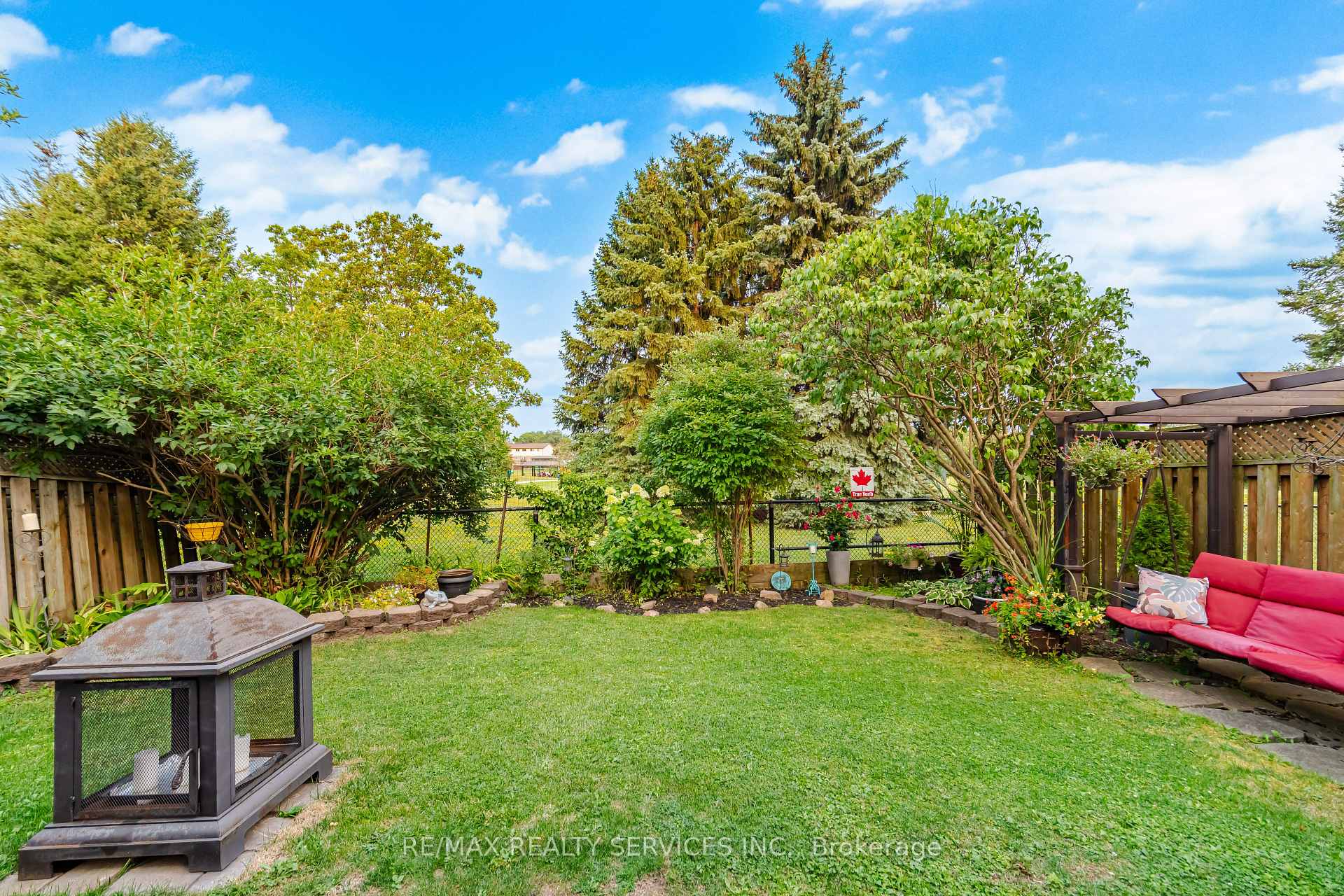 Photo 43 of 10 Valonia Drive, Brampton, Brampton North — HOMEH