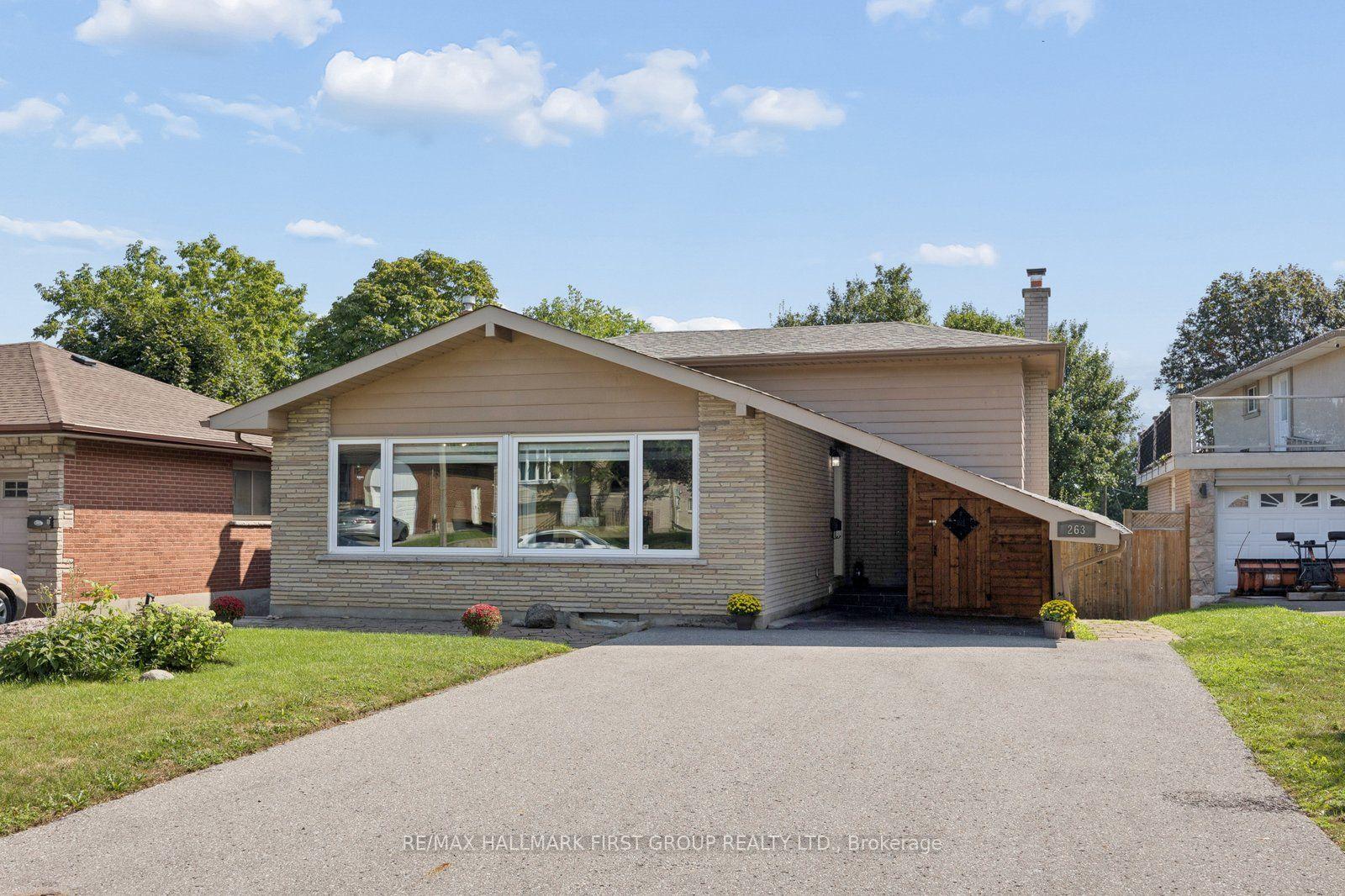 Front of 263 Fairlawn Court