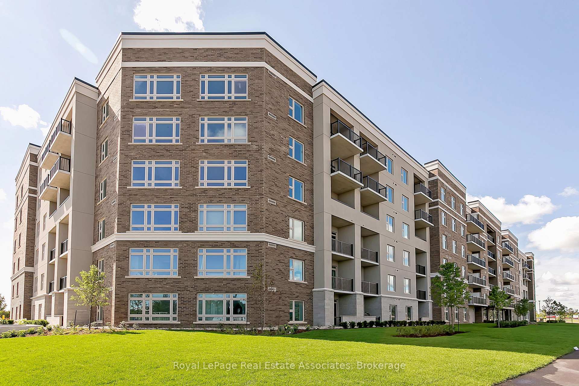 Photo 2 of Unit 524, 610 Farmstead Drive, Milton, Willmott — HOMEH