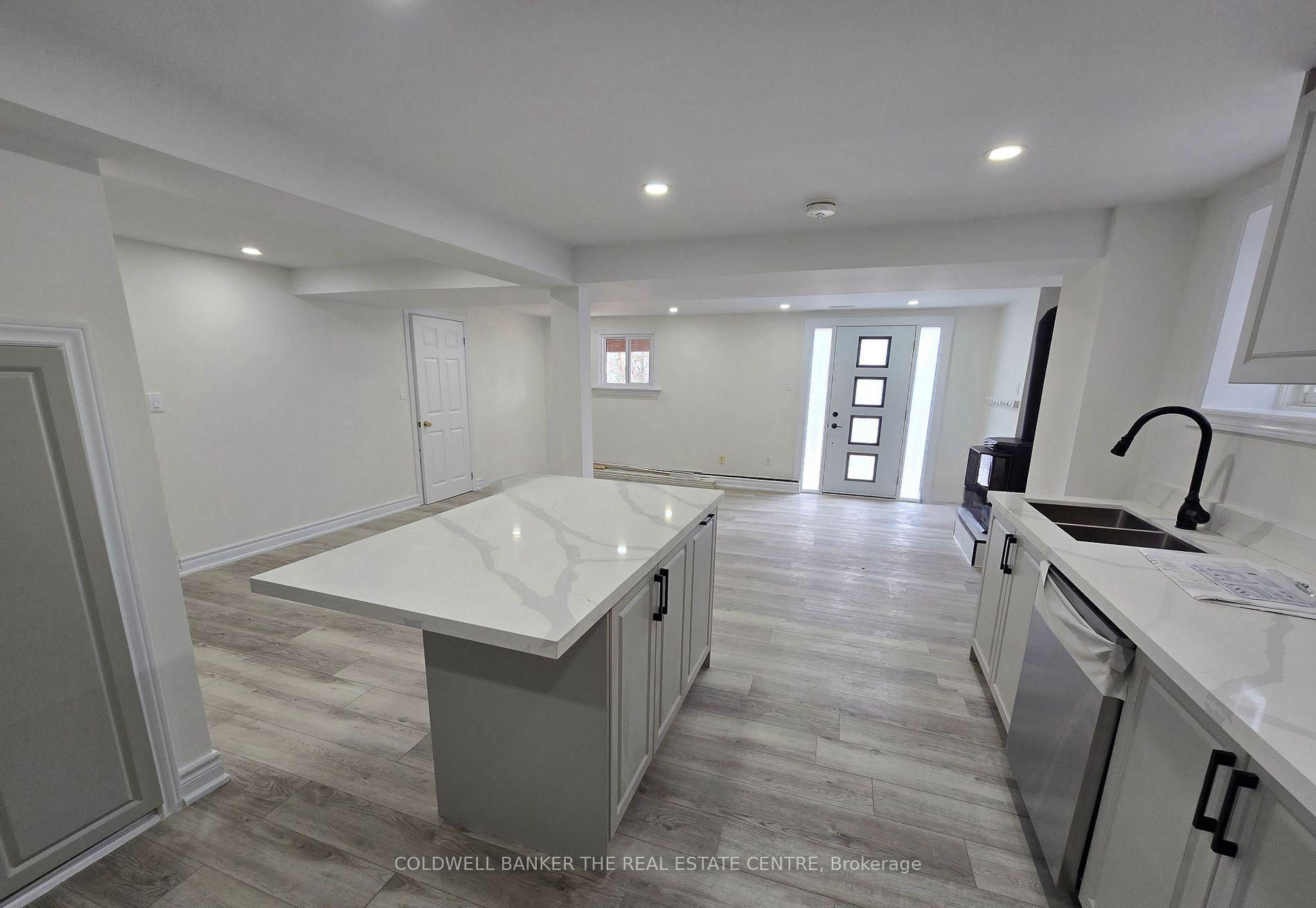 Photo 12 of Unit LOWER, 95 Browning Trail, Barrie, Letitia Heights — HOMEH