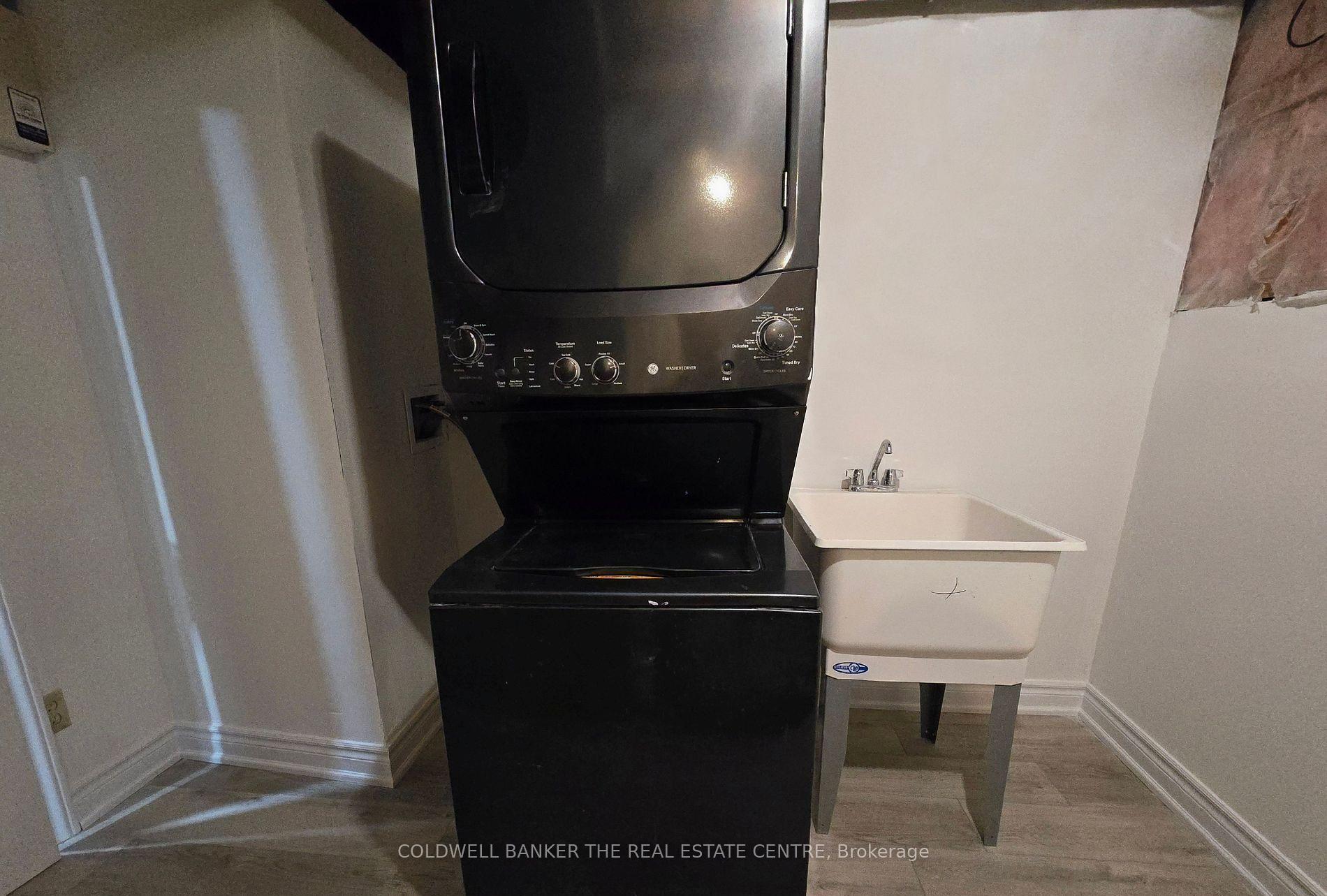 Photo 10 of Unit LOWER, 95 Browning Trail, Barrie, Letitia Heights — HOMEH