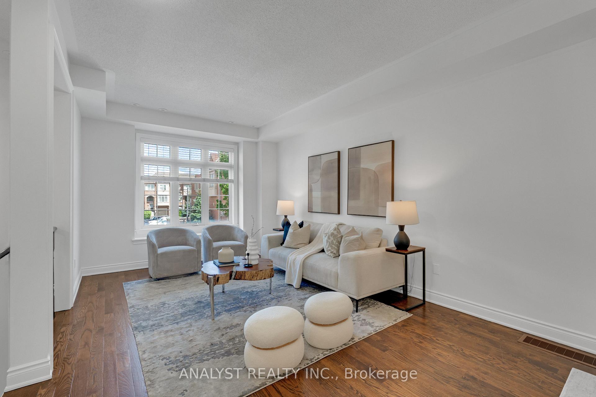 Photo 2 of 34 George Bogg Road, Vaughan, East Woodbridge — HOMEH