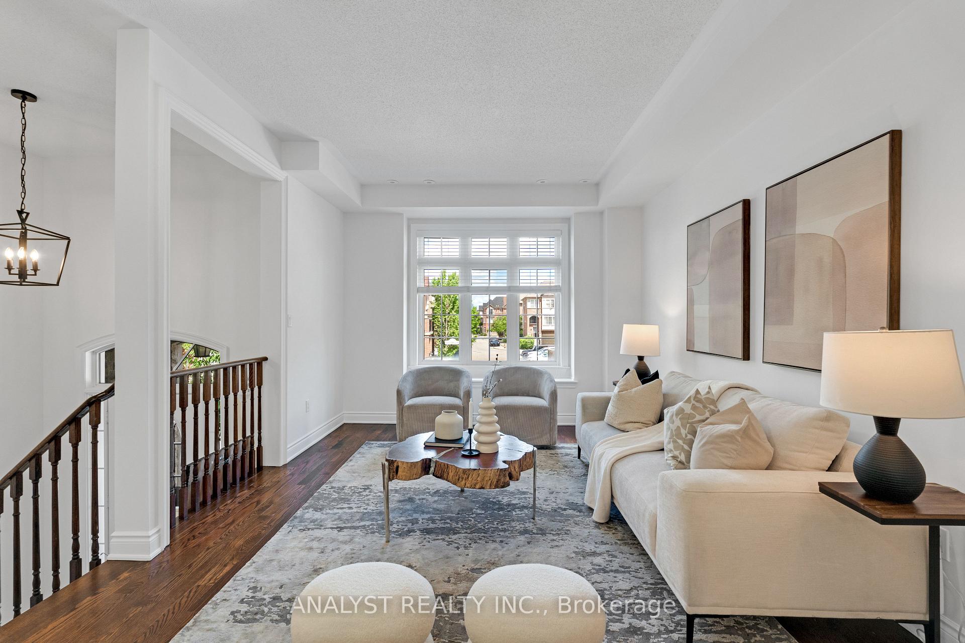 Photo 5 of 34 George Bogg Road, Vaughan, East Woodbridge — HOMEH