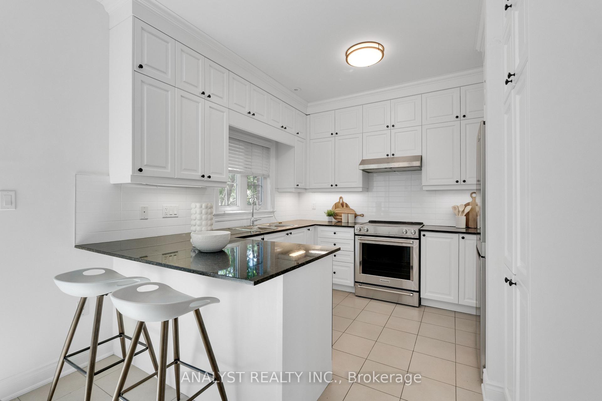 Photo 10 of 34 George Bogg Road, Vaughan, East Woodbridge — HOMEH