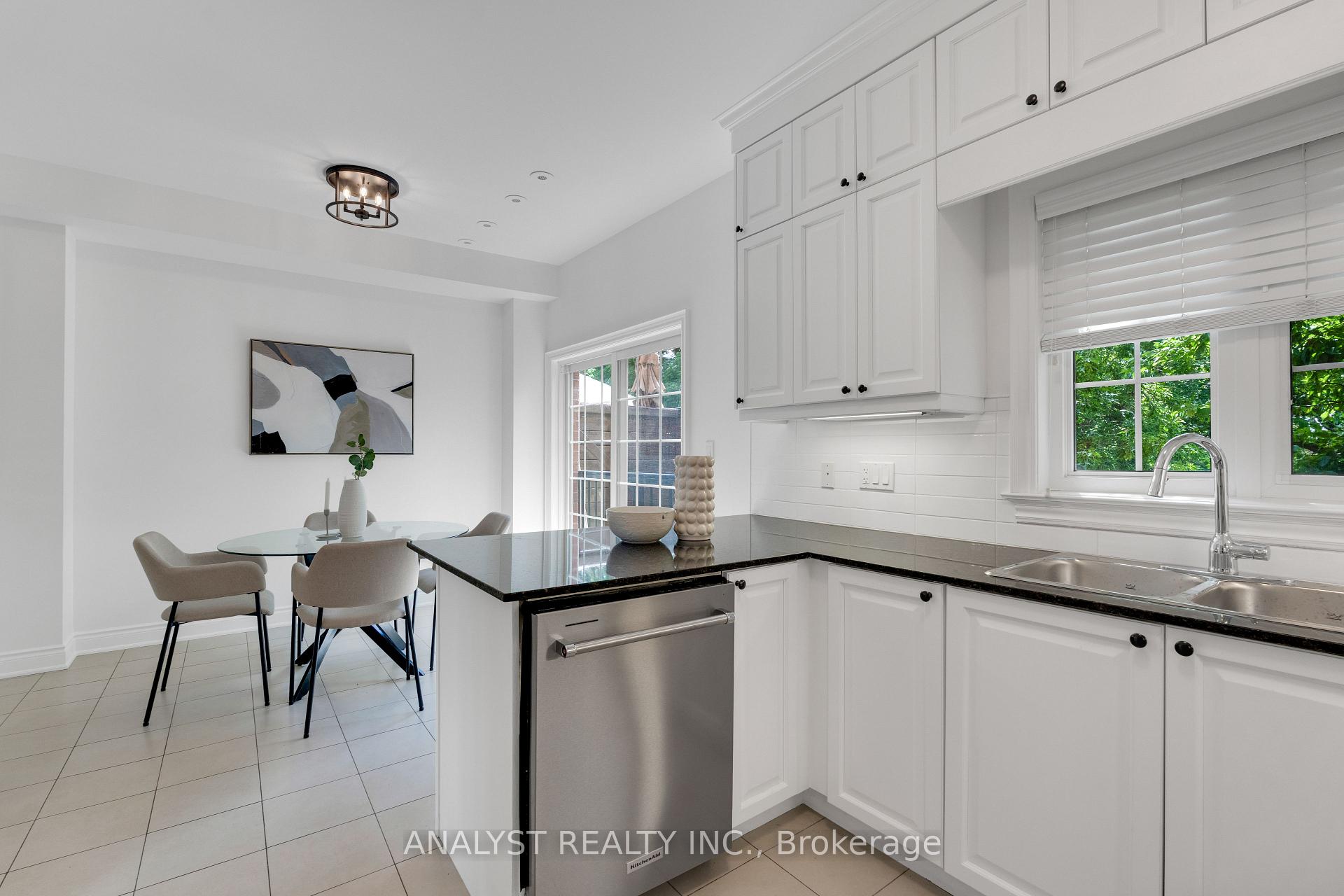 Photo 13 of 34 George Bogg Road, Vaughan, East Woodbridge — HOMEH