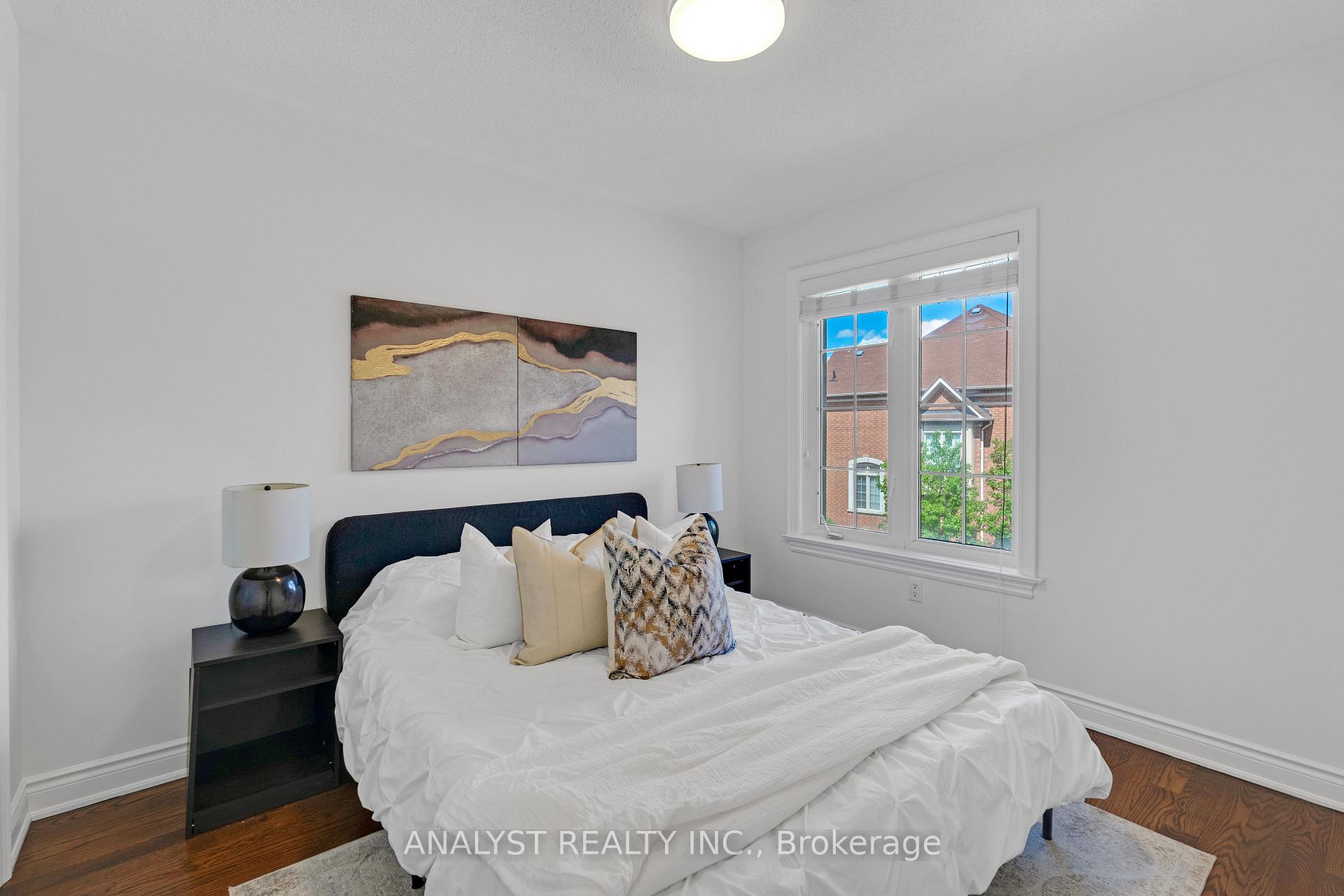 Photo 22 of 34 George Bogg Road, Vaughan, East Woodbridge — HOMEH
