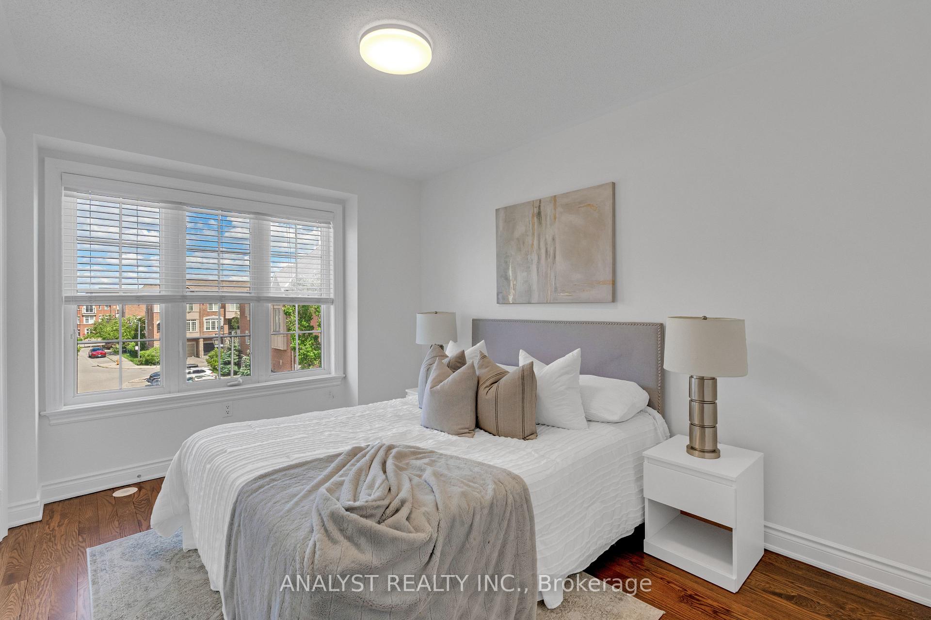 Photo 24 of 34 George Bogg Road, Vaughan, East Woodbridge — HOMEH