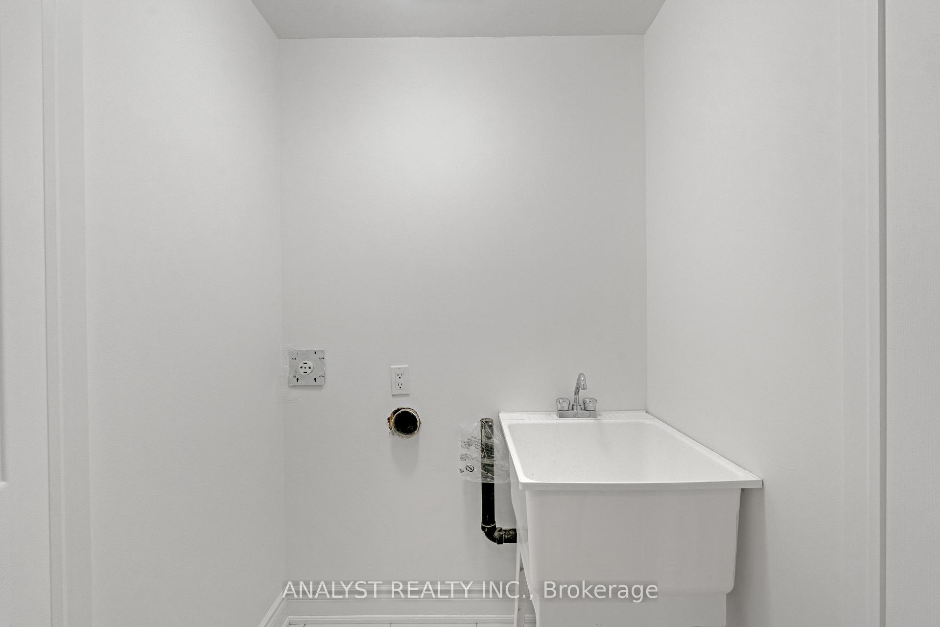Photo 28 of 34 George Bogg Road, Vaughan, East Woodbridge — HOMEH