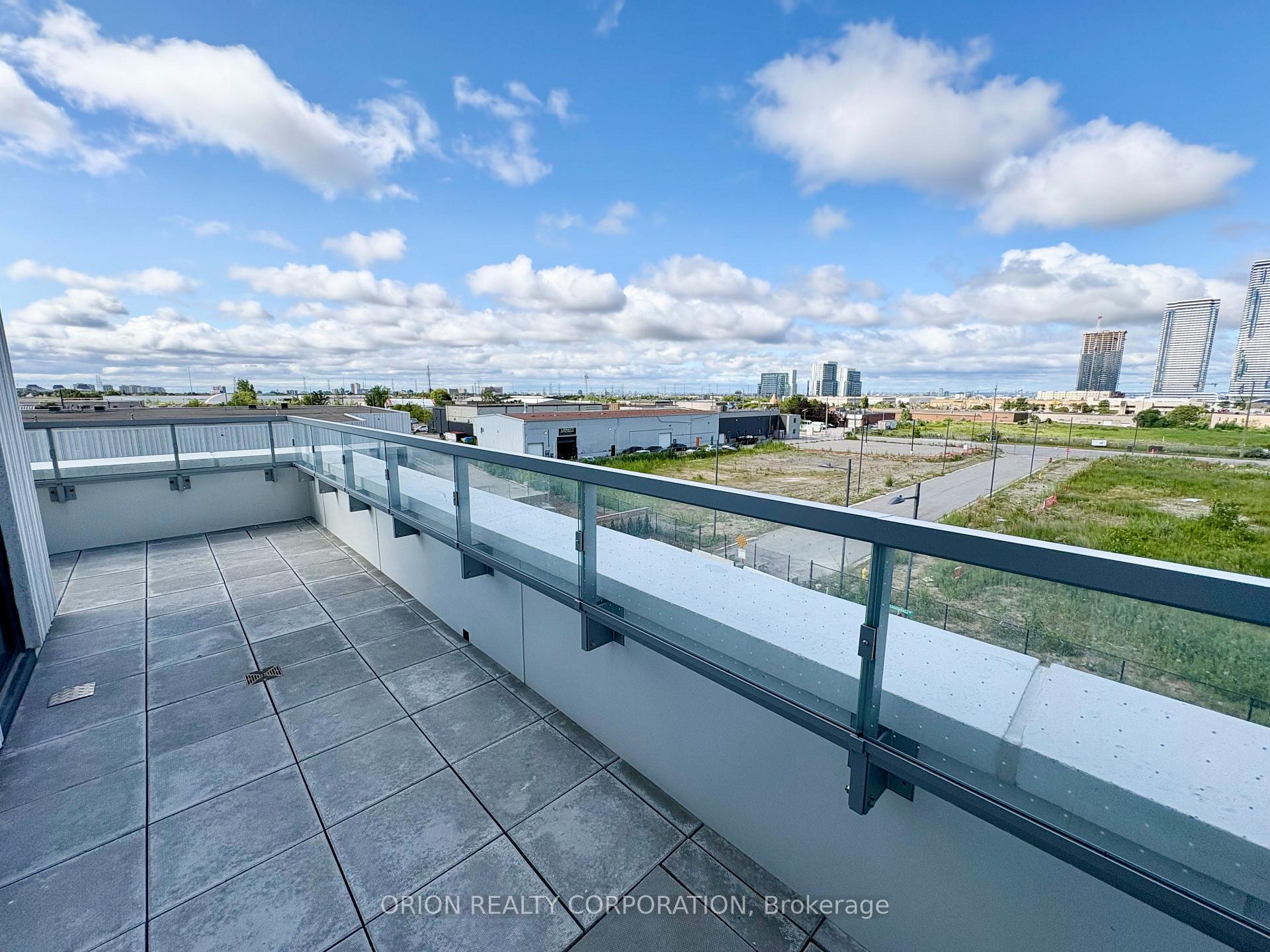 Photo 17 of Unit 302, 21 Meadowdale Road, Vaughan, Vaughan Corporate Centre — HOMEH