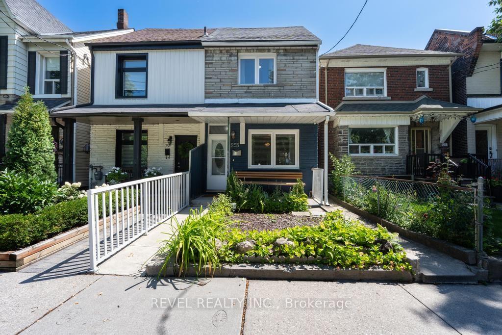 Photo 2 of 255 Franklin Avenue, Toronto, Dovercourt-Wallace Emerson-Junction — HOMEH