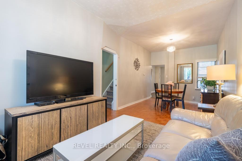 Photo 4 of 255 Franklin Avenue, Toronto, Dovercourt-Wallace Emerson-Junction — HOMEH