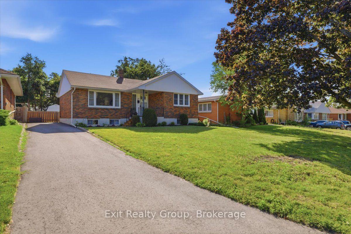 Photo 1 of 33 First Avenue, Quinte West, Trenton Ward — HOMEH