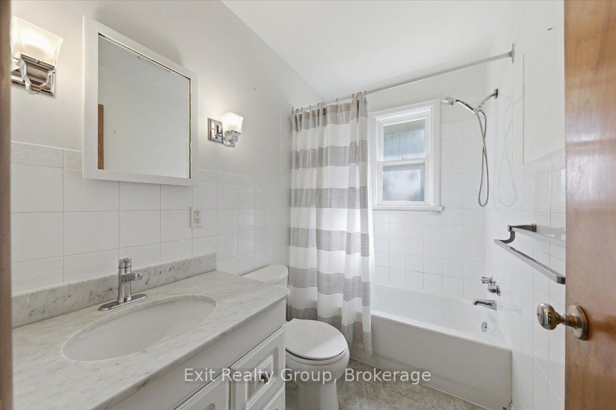 Photo 7 of 33 First Avenue, Quinte West, Trenton Ward — HOMEH