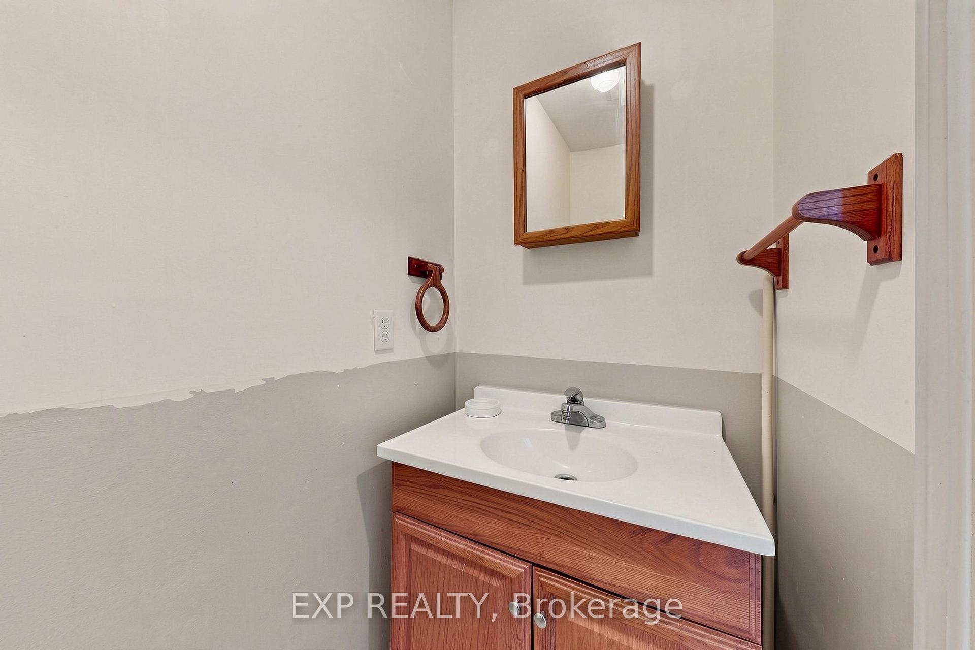 Photo 18 of 146 Bessborough Drive, Georgina, Keswick South — HOMEH