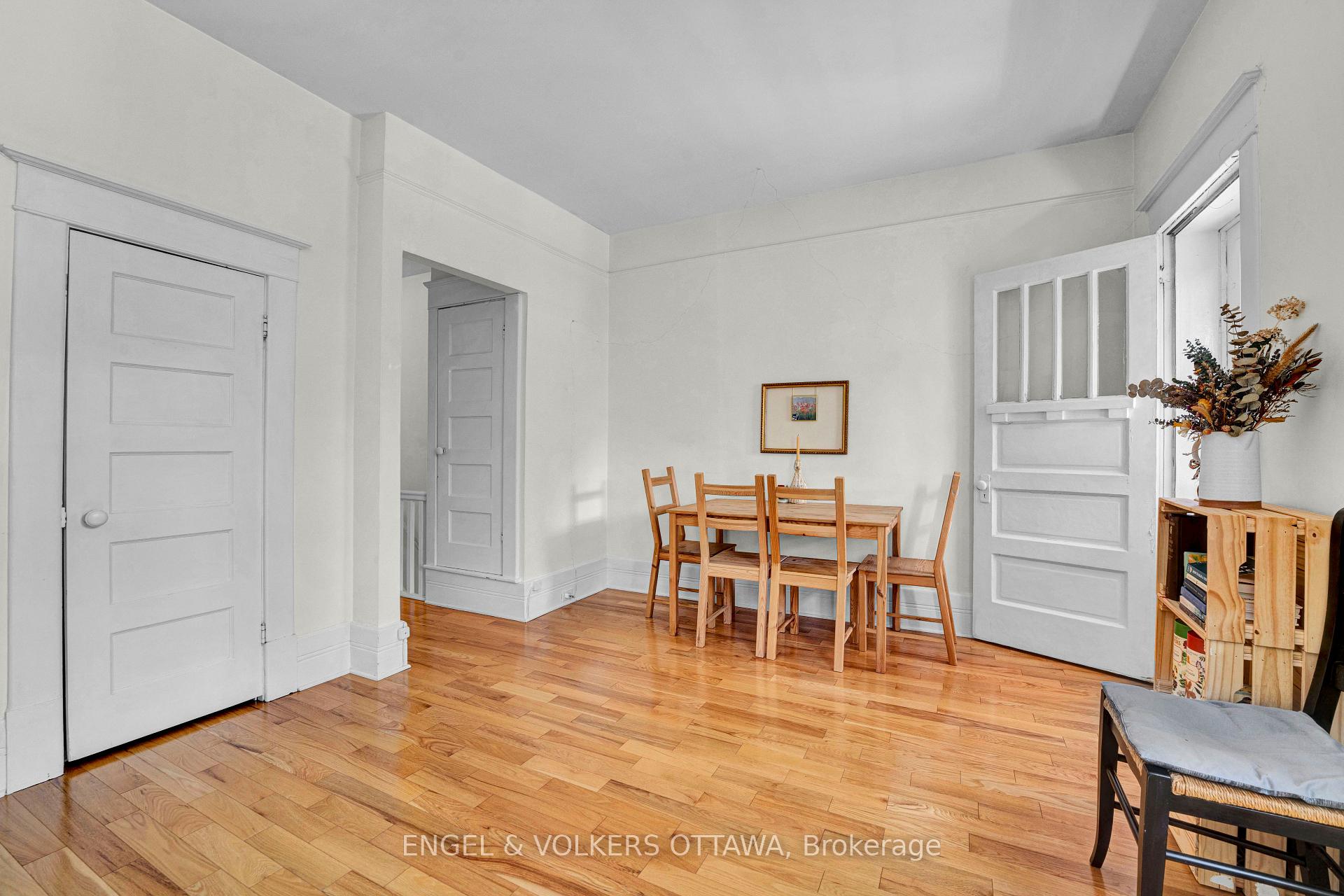 Photo 5 of Unit 2, 172 Ivy Crescent, Ottawa, Lindenlea — HOMEH