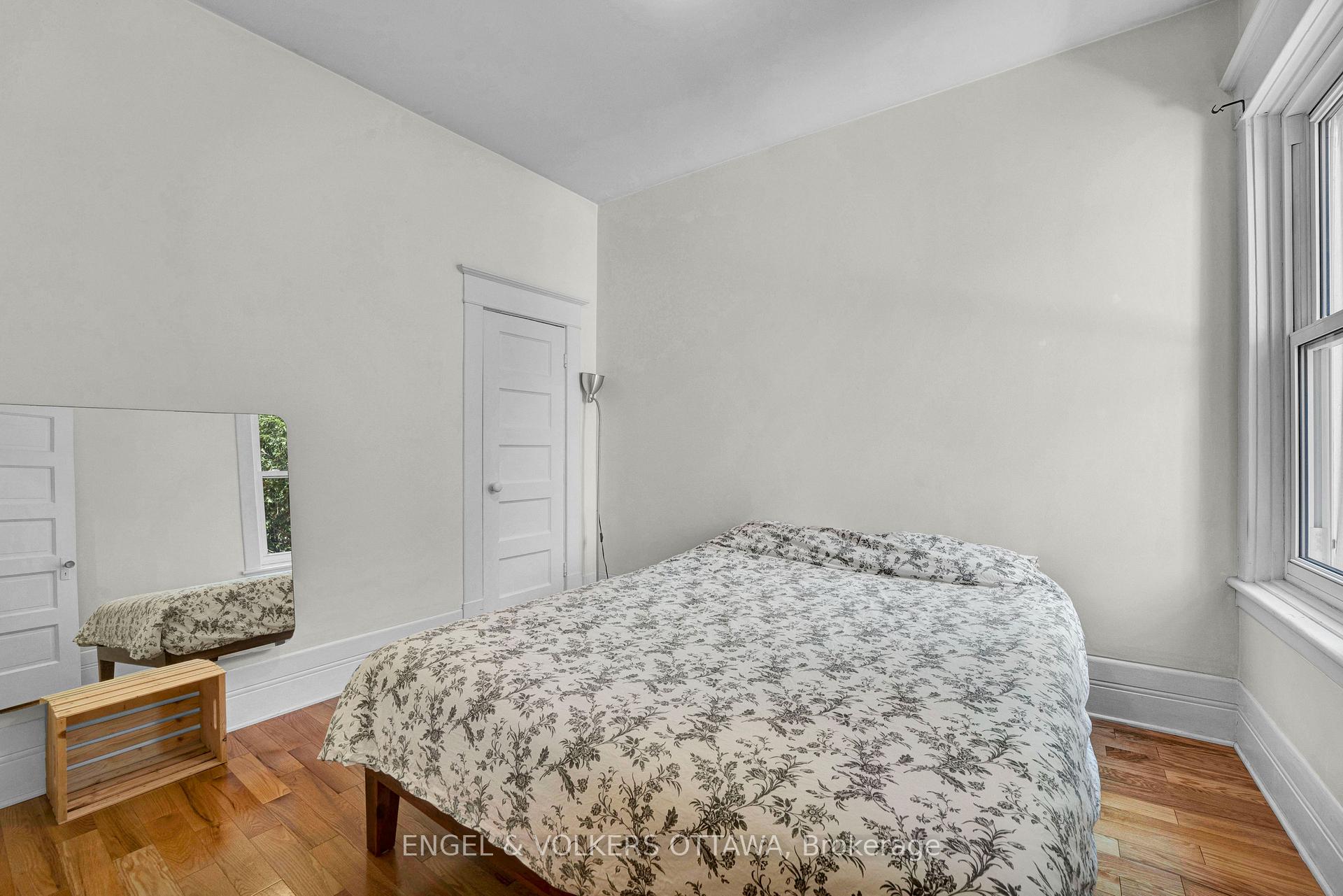 Photo 11 of Unit 2, 172 Ivy Crescent, Ottawa, Lindenlea — HOMEH