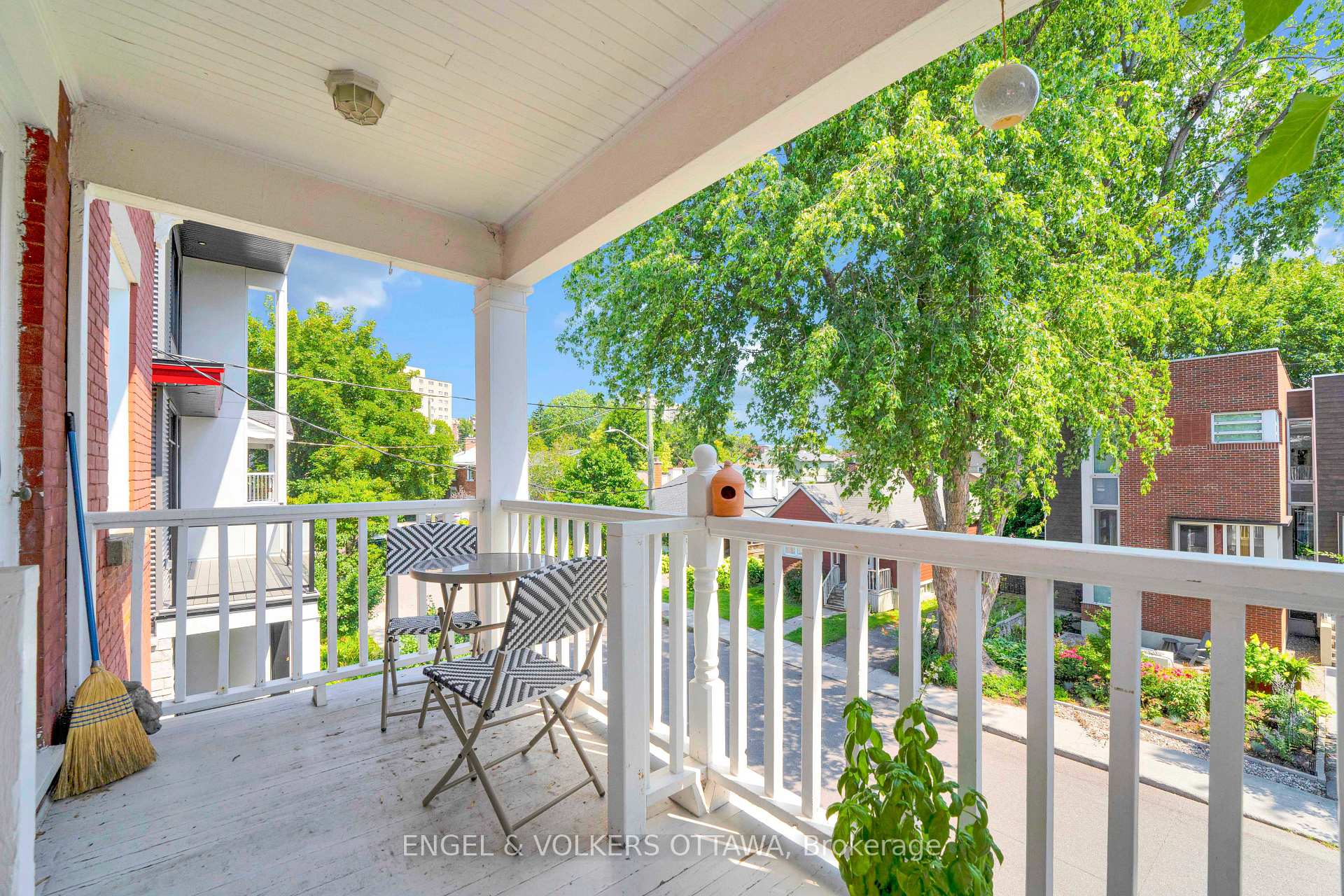 Photo 13 of Unit 2, 172 Ivy Crescent, Ottawa, Lindenlea — HOMEH