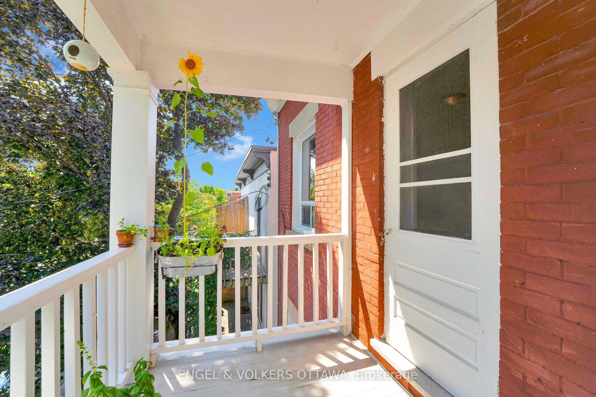 Photo 14 of Unit 2, 172 Ivy Crescent, Ottawa, Lindenlea — HOMEH