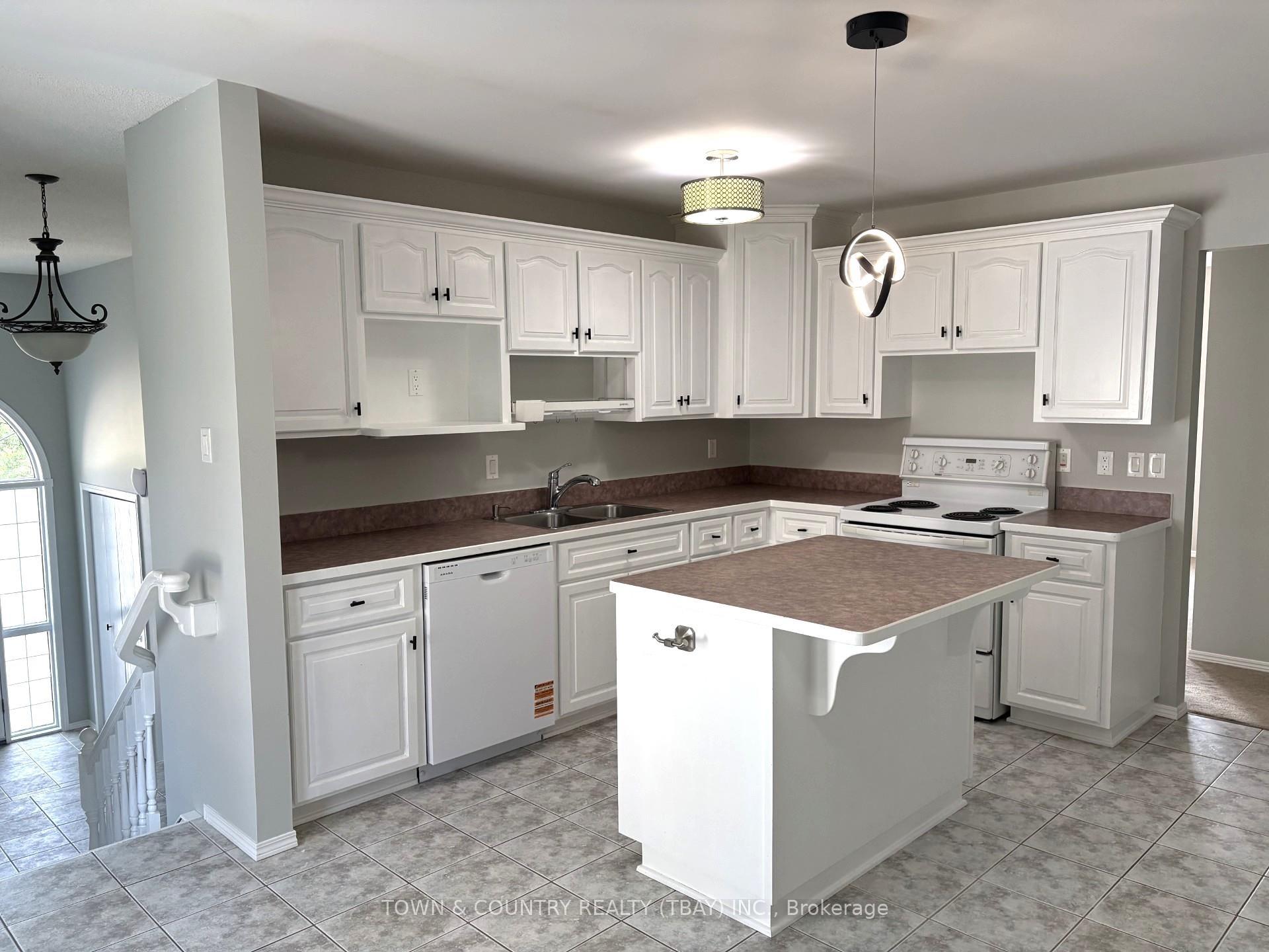 Photo 5 of 2156 Falconcrest Drive, Thunder Bay, Riverdale Road — HOMEH