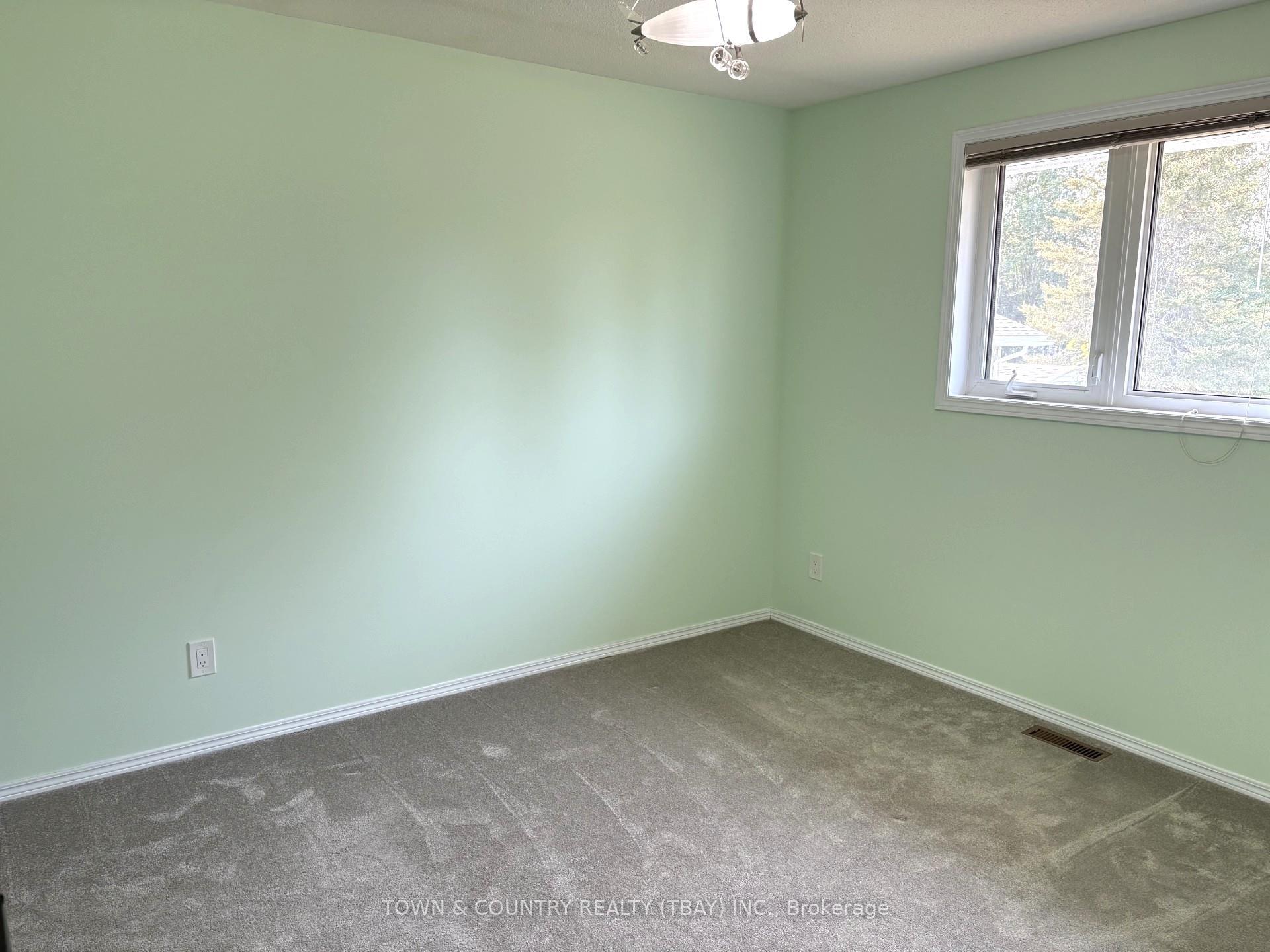 Photo 9 of 2156 Falconcrest Drive, Thunder Bay, Riverdale Road — HOMEH