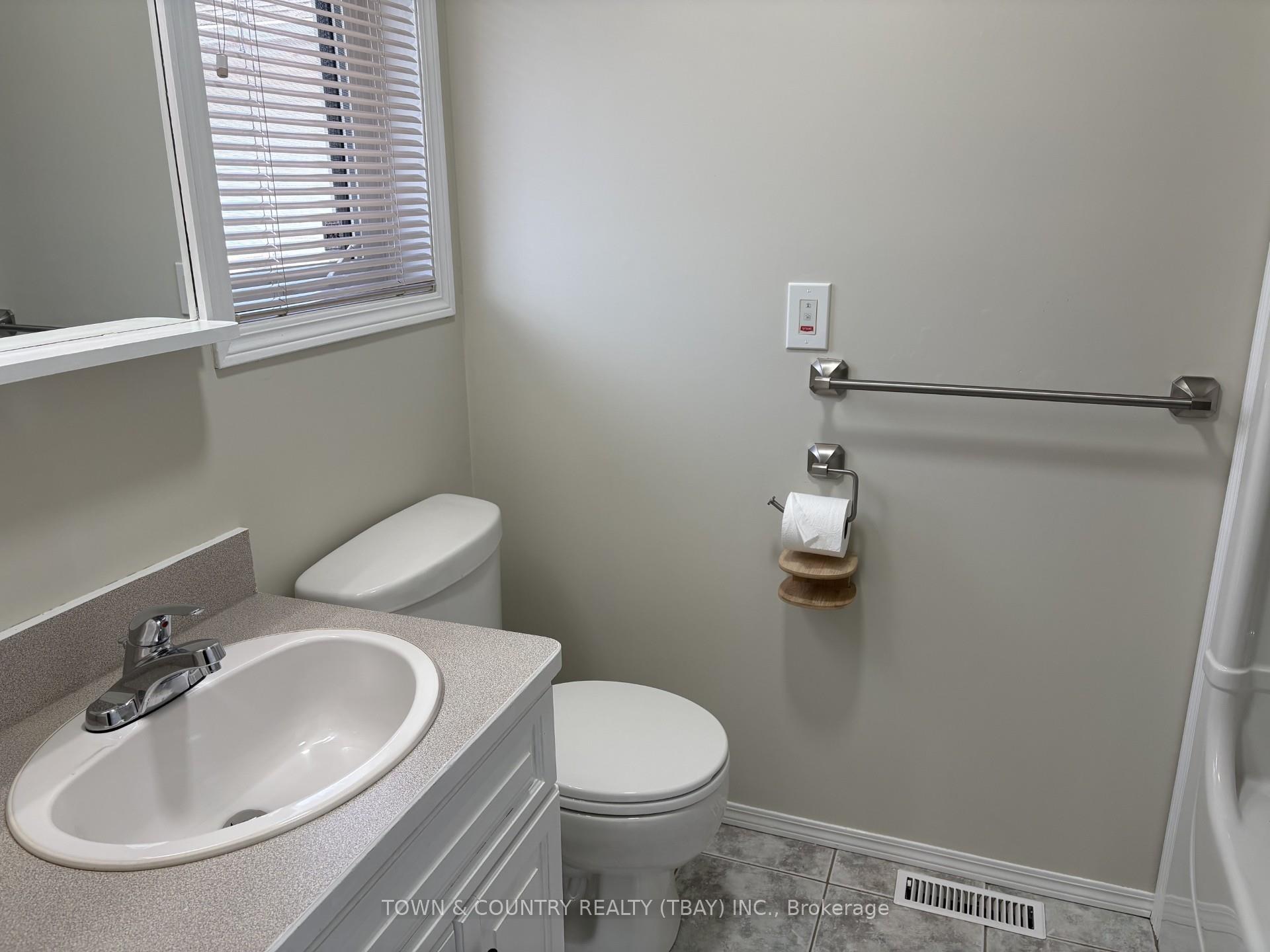 Photo 13 of 2156 Falconcrest Drive, Thunder Bay, Riverdale Road — HOMEH
