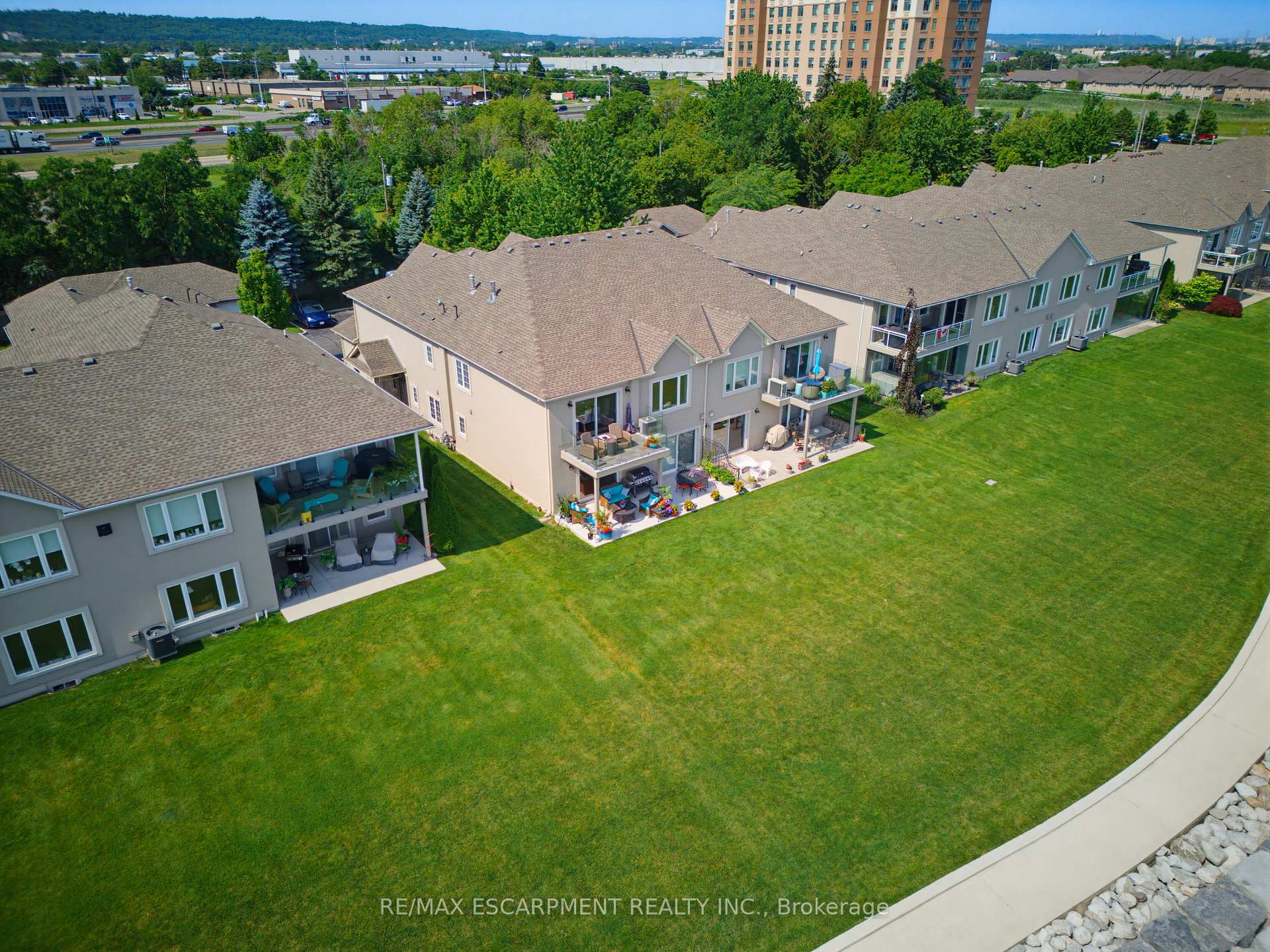 Photo 4 of Unit 15, 484 Millen Road, Hamilton, Stoney Creek — HOMEH