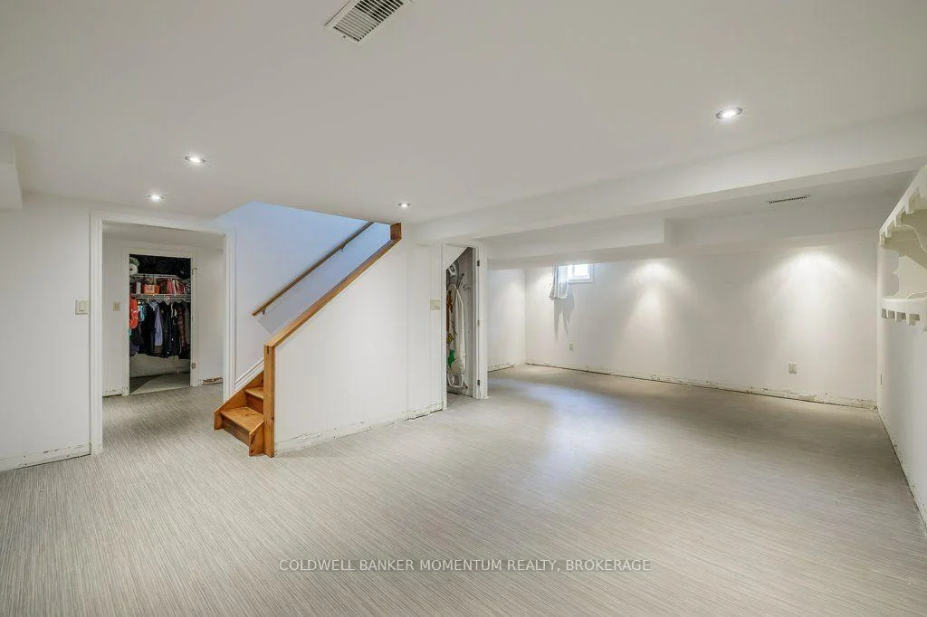 Photo 31 of 45 Royal Henley Boulevard, St. Catharines, Martindale Pond — HOMEH