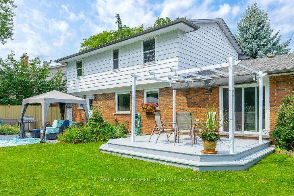 Photo 36 of 45 Royal Henley Boulevard, St. Catharines, Martindale Pond — HOMEH