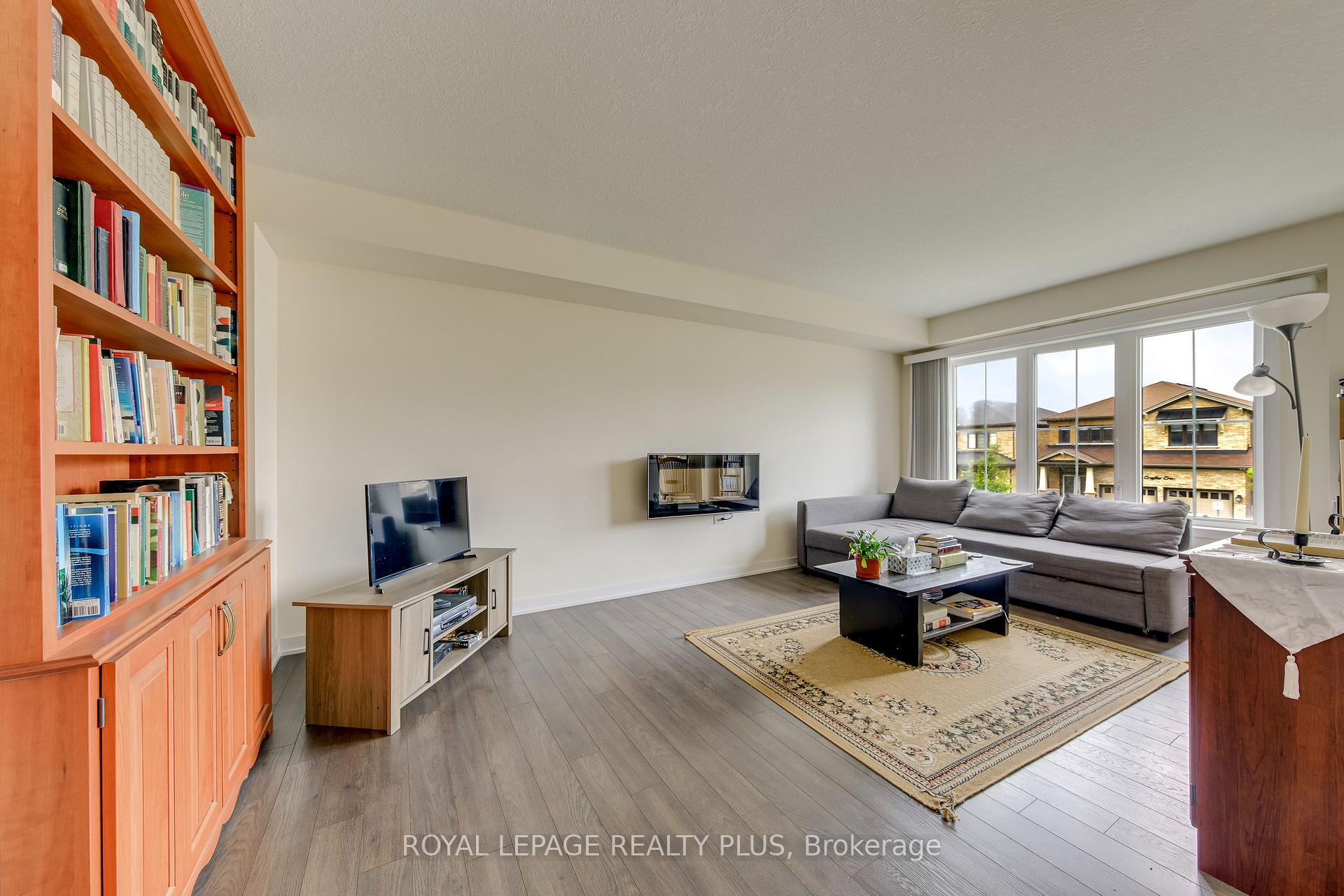 Photo 6 of 68 Crafter Crescent, Hamilton, Stoney Creek Mountain — HOMEH