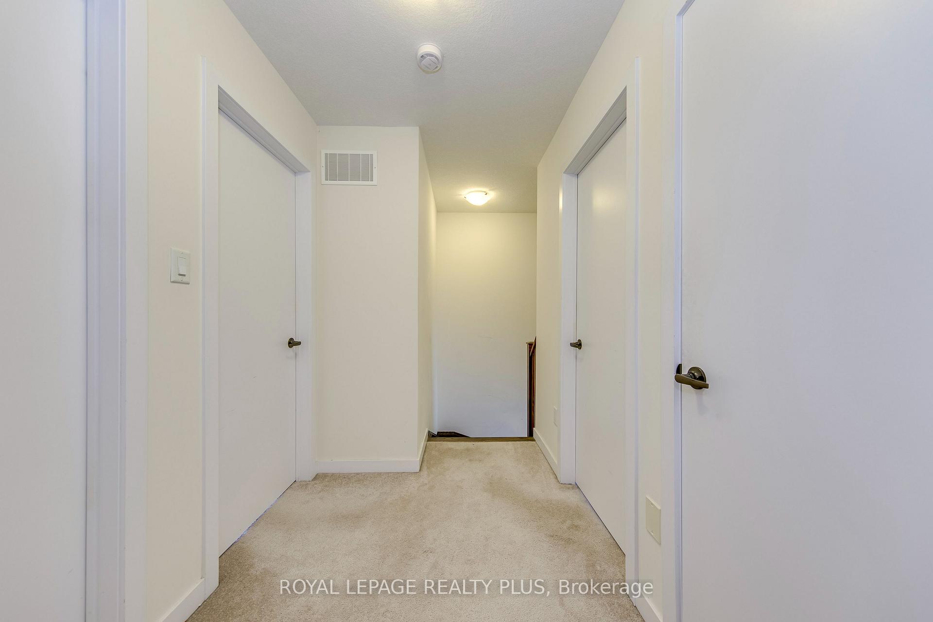 Photo 19 of 68 Crafter Crescent, Hamilton, Stoney Creek Mountain — HOMEH