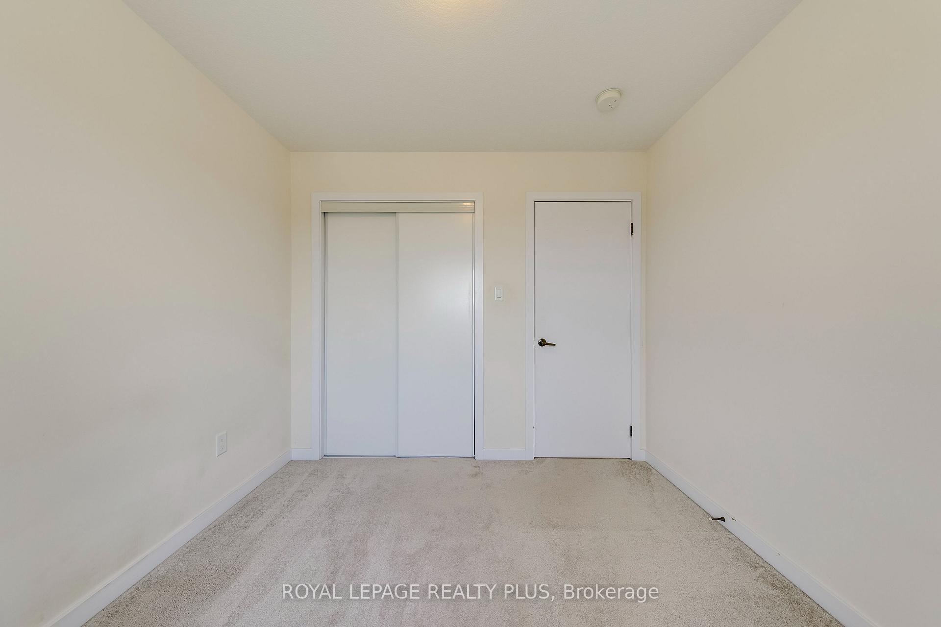 Photo 26 of 68 Crafter Crescent, Hamilton, Stoney Creek Mountain — HOMEH
