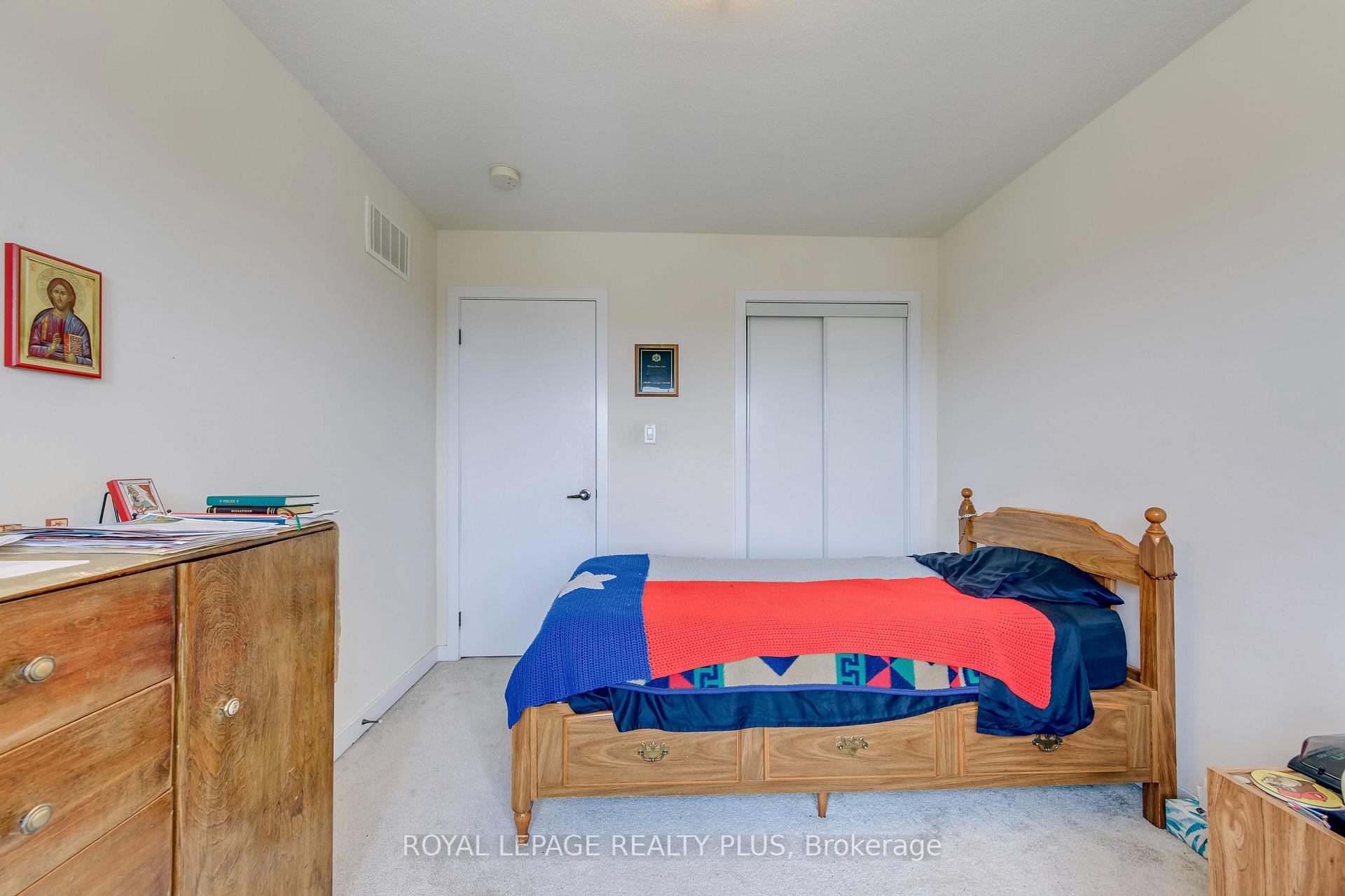 Photo 28 of 68 Crafter Crescent, Hamilton, Stoney Creek Mountain — HOMEH