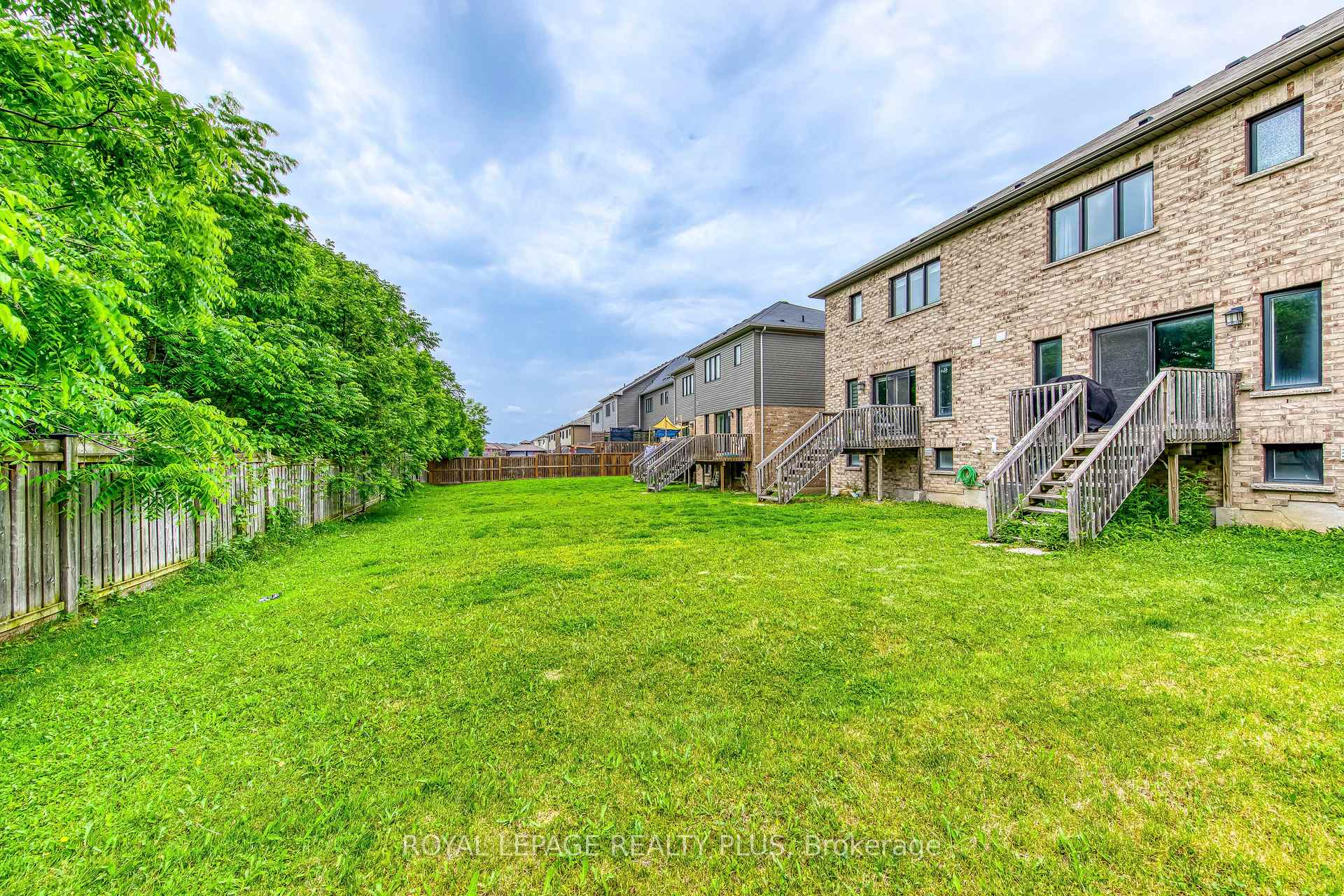 Photo 33 of 68 Crafter Crescent, Hamilton, Stoney Creek Mountain — HOMEH