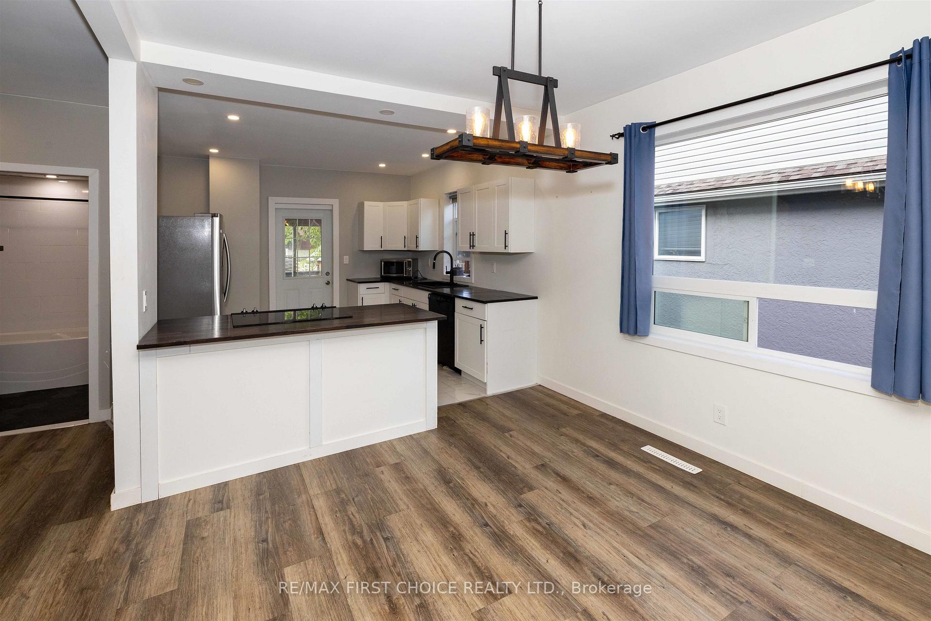 Photo 4 of 513 Christina Street E, Thunder Bay, Westfort — HOMEH