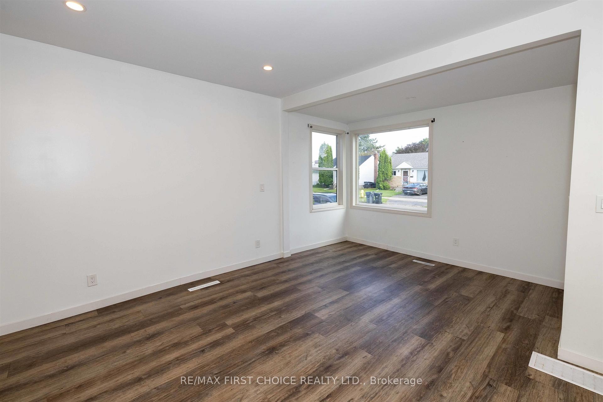 Photo 7 of 513 Christina Street E, Thunder Bay, Westfort — HOMEH