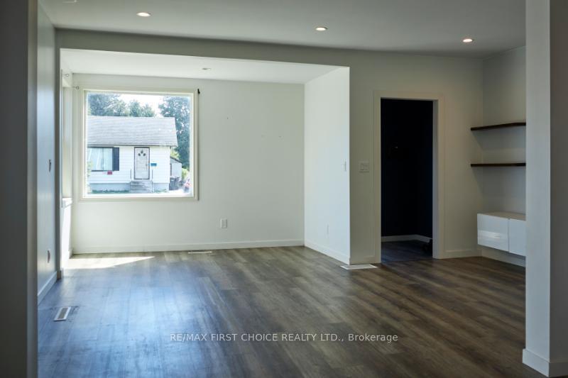Photo 9 of 513 Christina Street E, Thunder Bay, Westfort — HOMEH