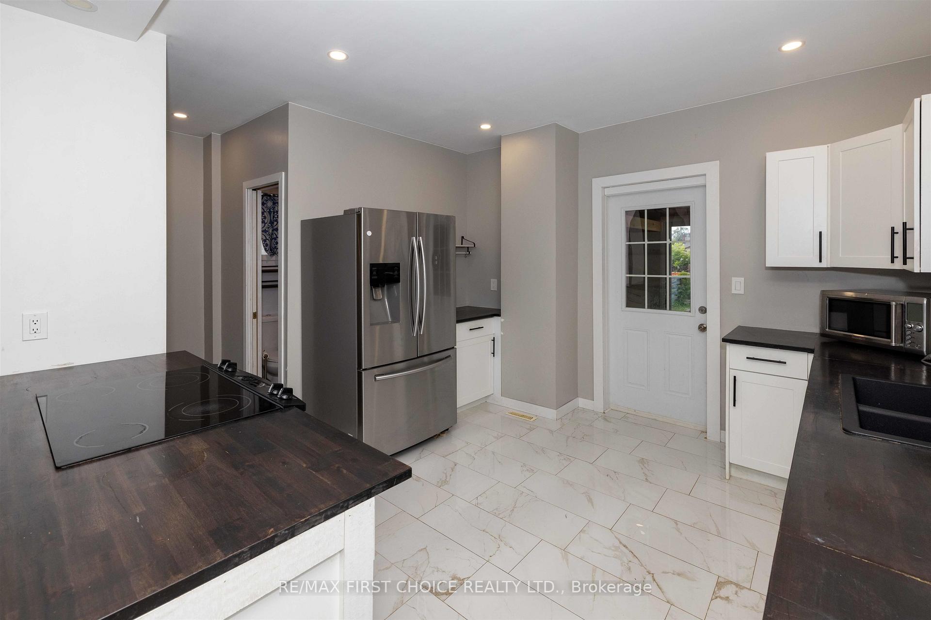 Photo 13 of 513 Christina Street E, Thunder Bay, Westfort — HOMEH