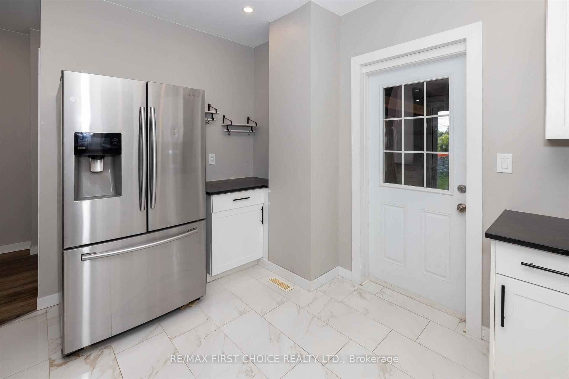 Photo 14 of 513 Christina Street E, Thunder Bay, Westfort — HOMEH
