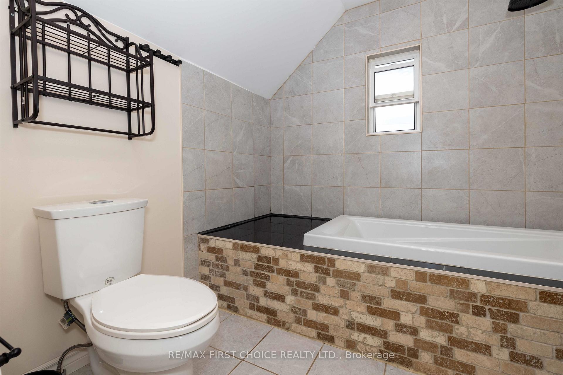 Photo 24 of 513 Christina Street E, Thunder Bay, Westfort — HOMEH