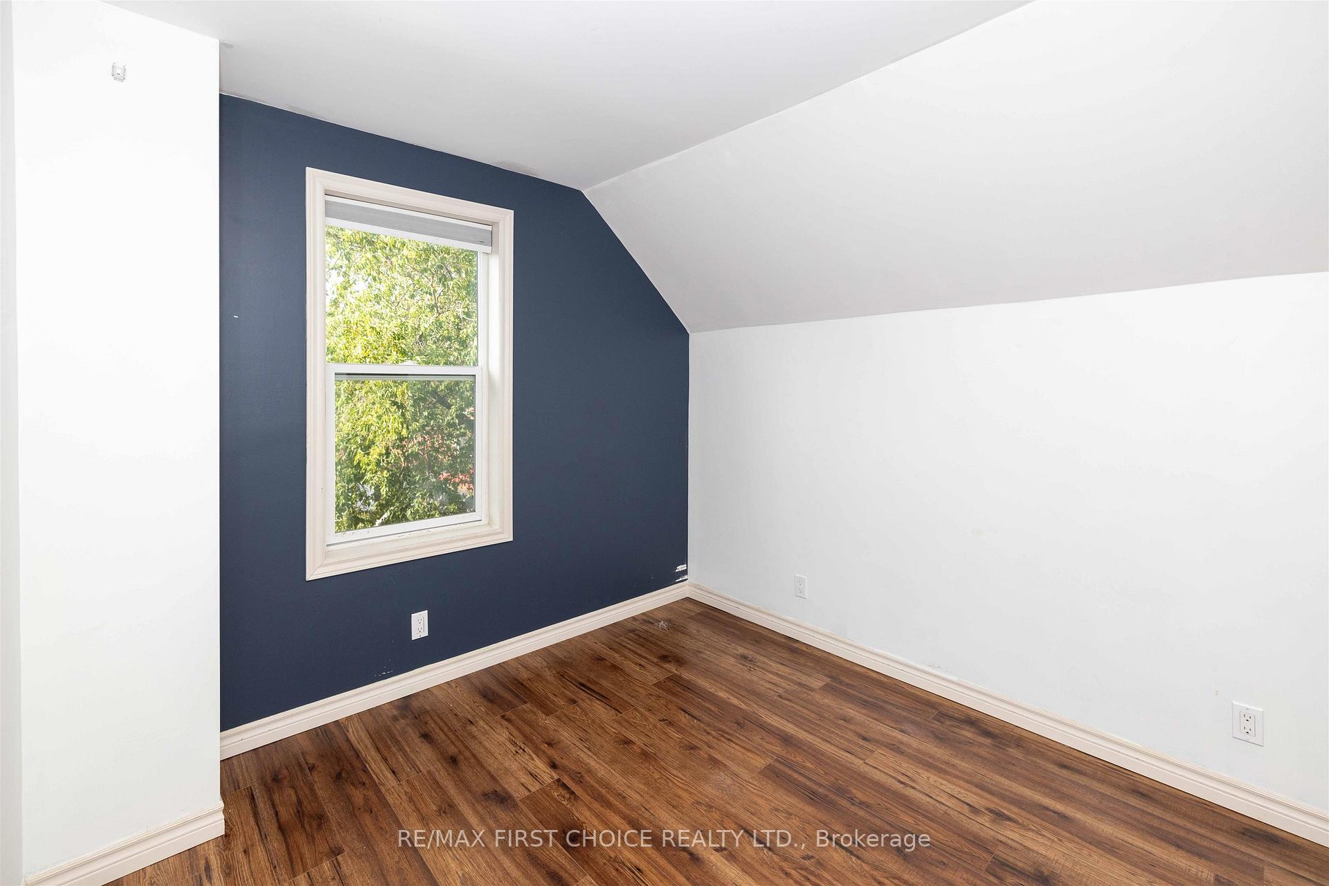 Photo 25 of 513 Christina Street E, Thunder Bay, Westfort — HOMEH