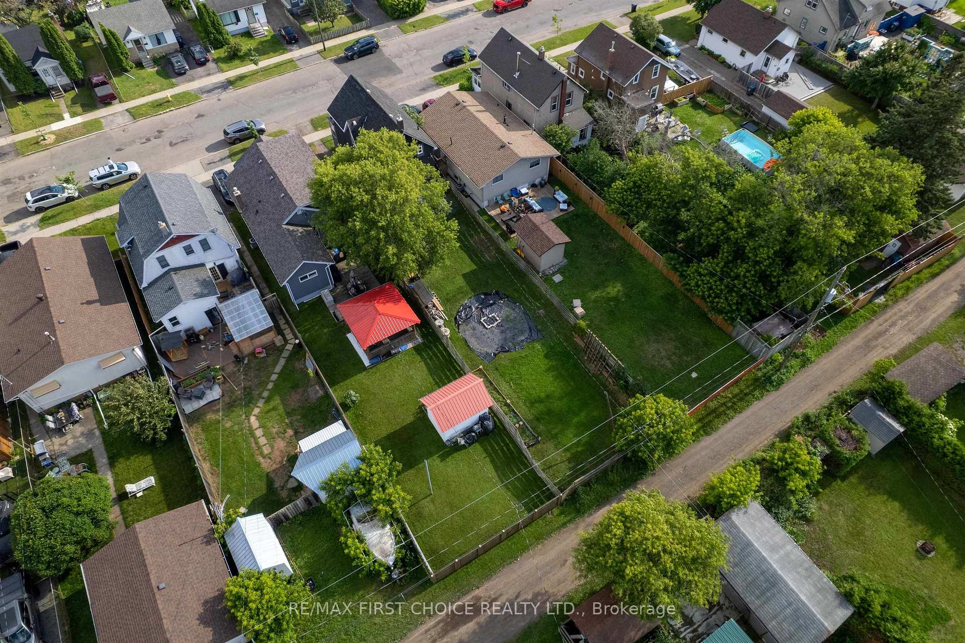 Photo 37 of 513 Christina Street E, Thunder Bay, Westfort — HOMEH