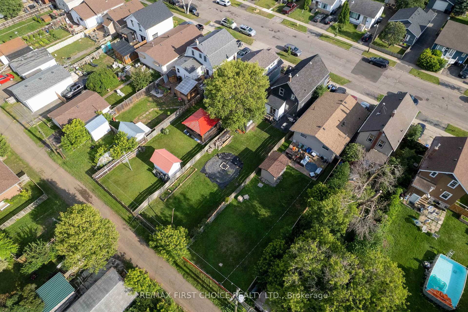 Photo 38 of 513 Christina Street E, Thunder Bay, Westfort — HOMEH