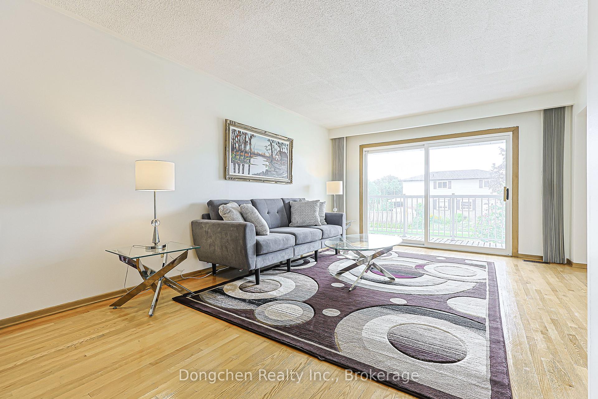 Photo 6 of 87 Shawnee Circuit, North York, Pleasant View — HOMEH
