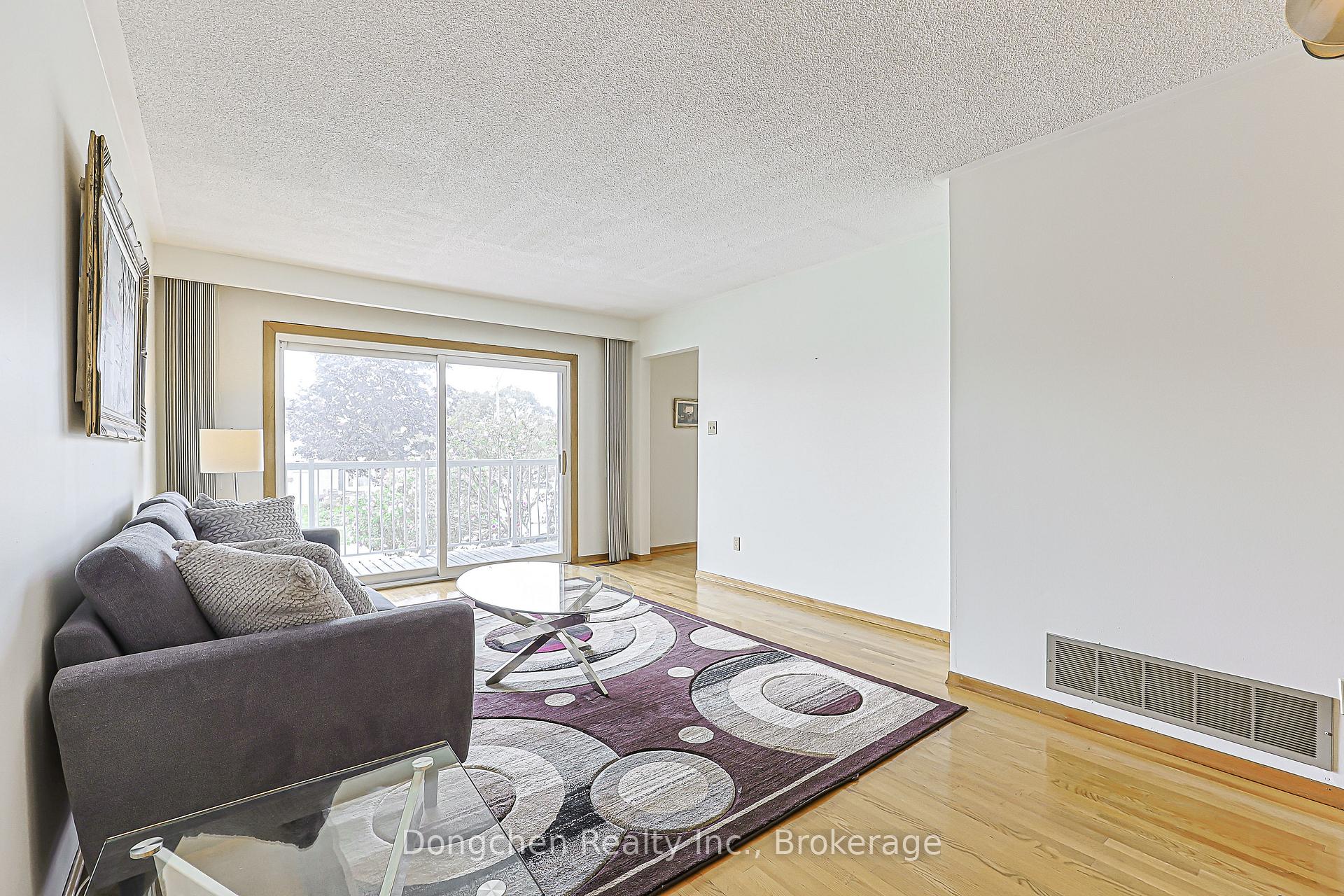 Photo 7 of 87 Shawnee Circuit, North York, Pleasant View — HOMEH