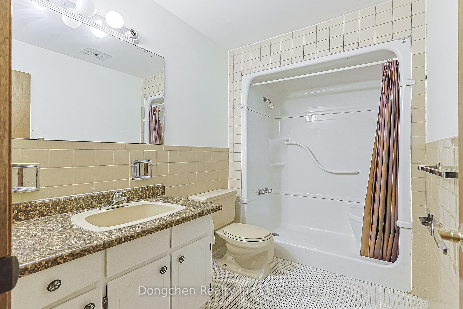 Photo 21 of 87 Shawnee Circuit, North York, Pleasant View — HOMEH